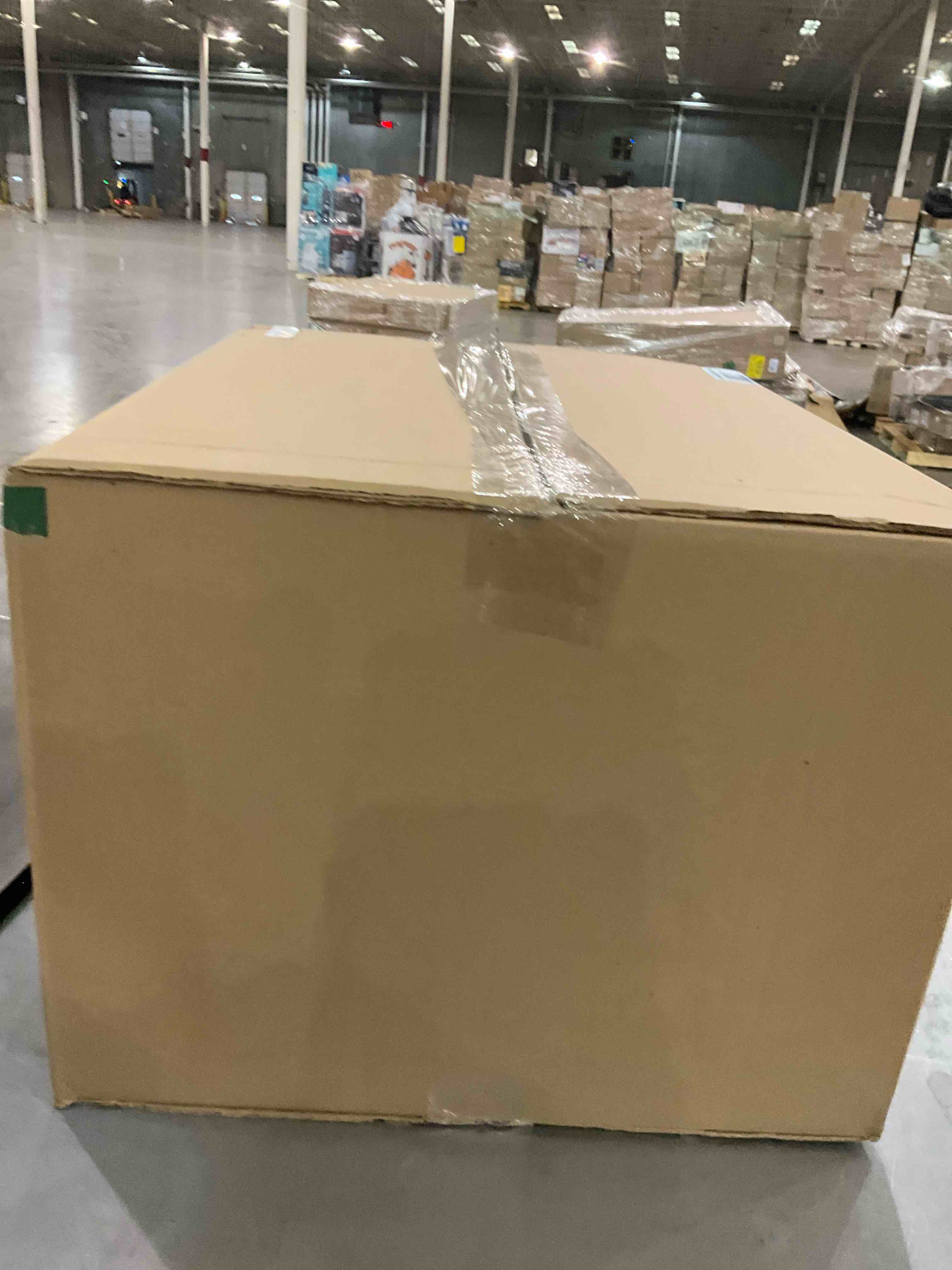 https://s3.amazonaws.com/lotting-images-prod/bidfta/PNK0266213_1732564274322.jpeg