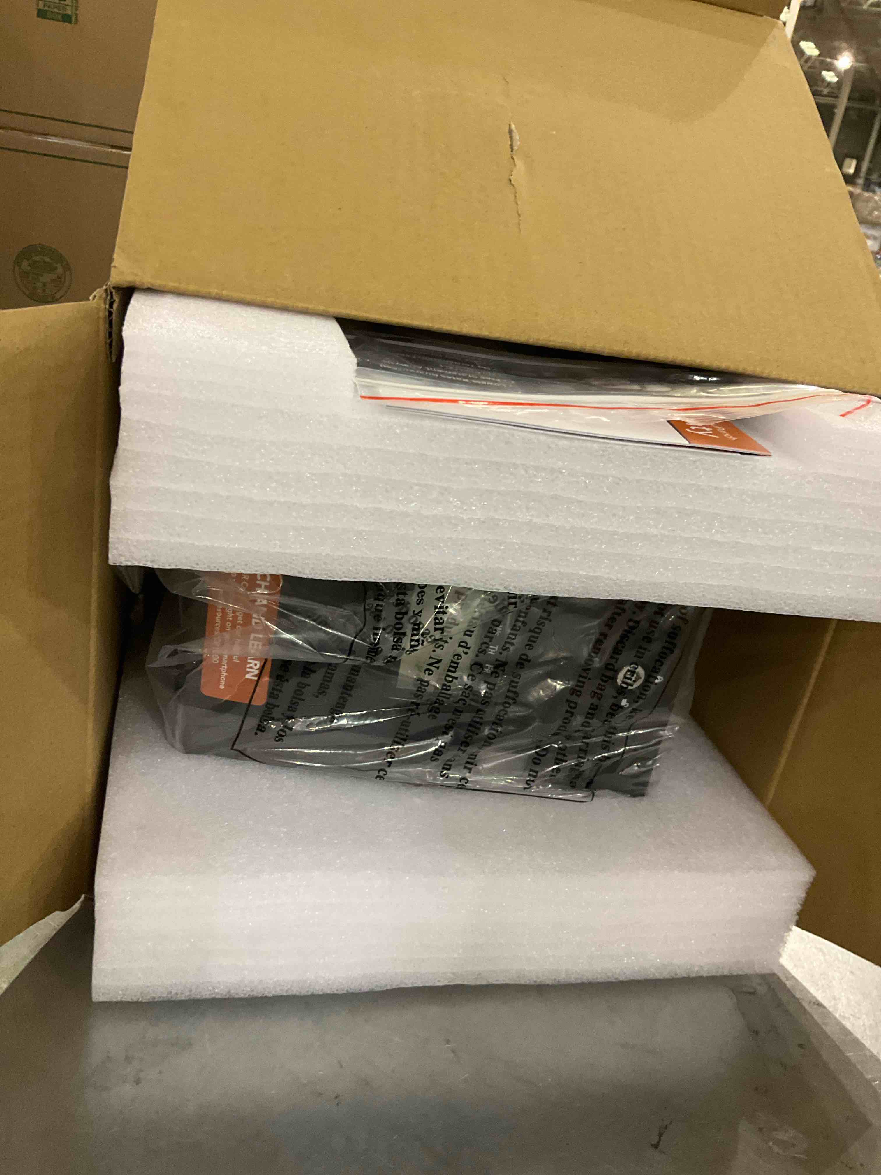https://s3.amazonaws.com/lotting-images-prod/bidfta/PNK0266224_1732558902521.jpeg