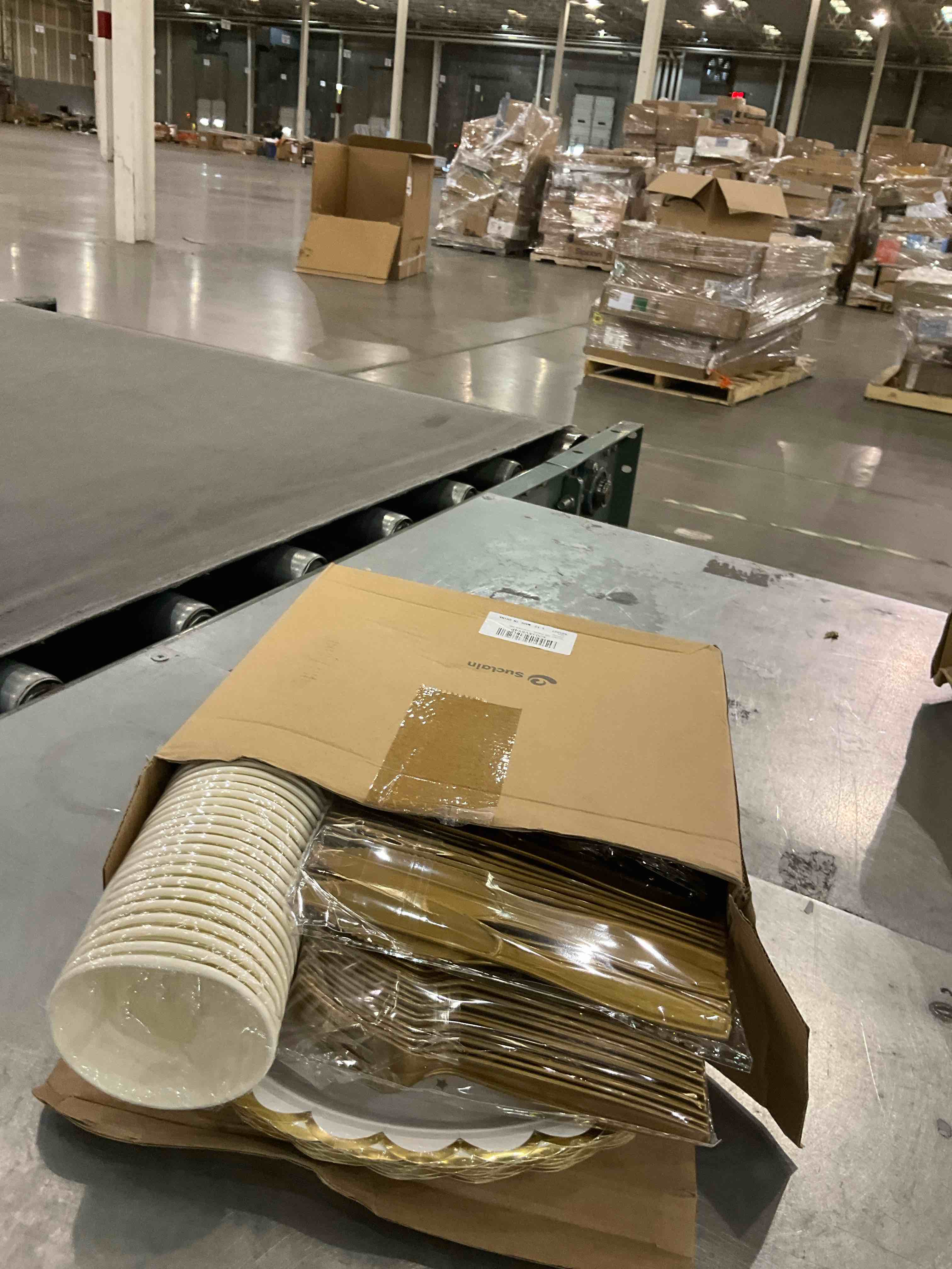 https://s3.amazonaws.com/lotting-images-prod/bidfta/PNK0266637_1732200275784.jpeg