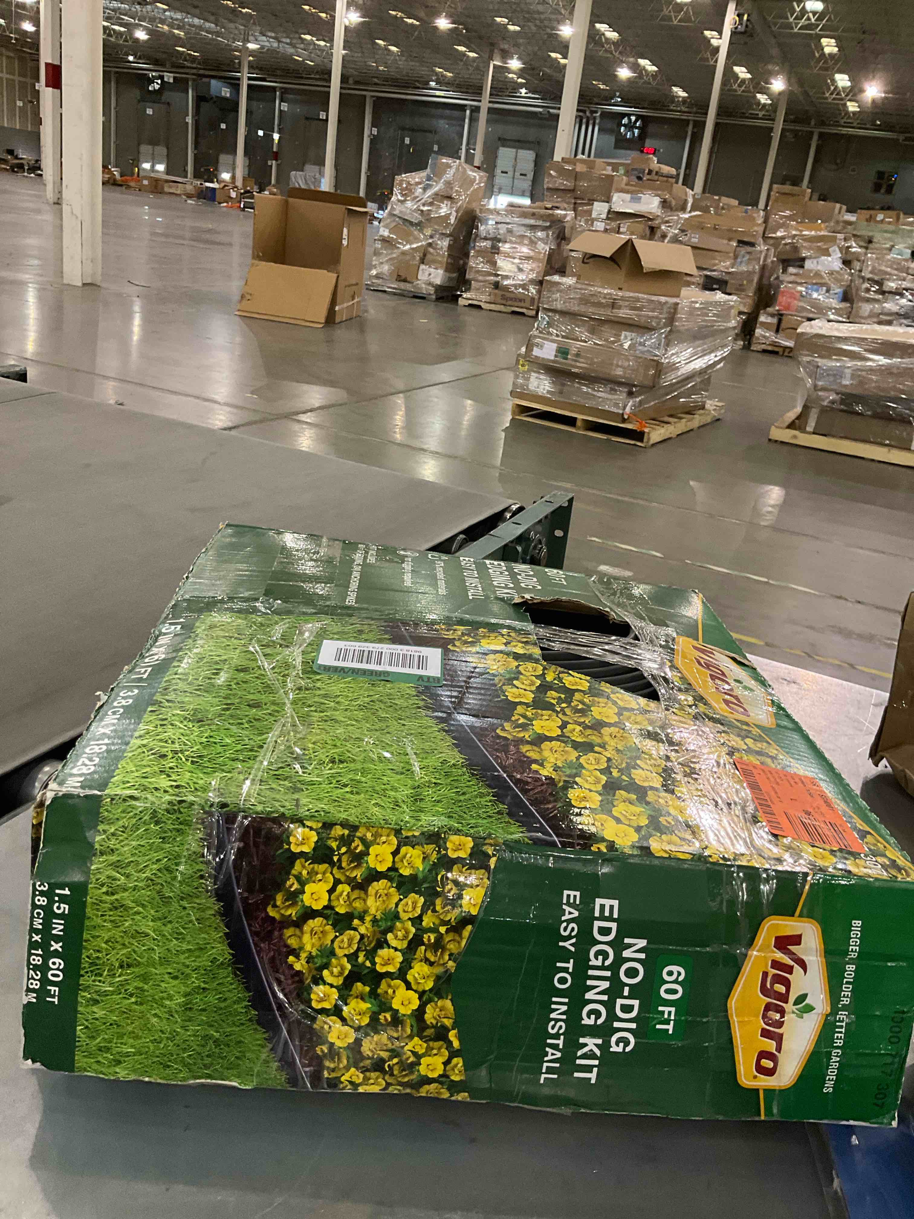 https://s3.amazonaws.com/lotting-images-prod/bidfta/PNK0266647_1732199700367.jpeg