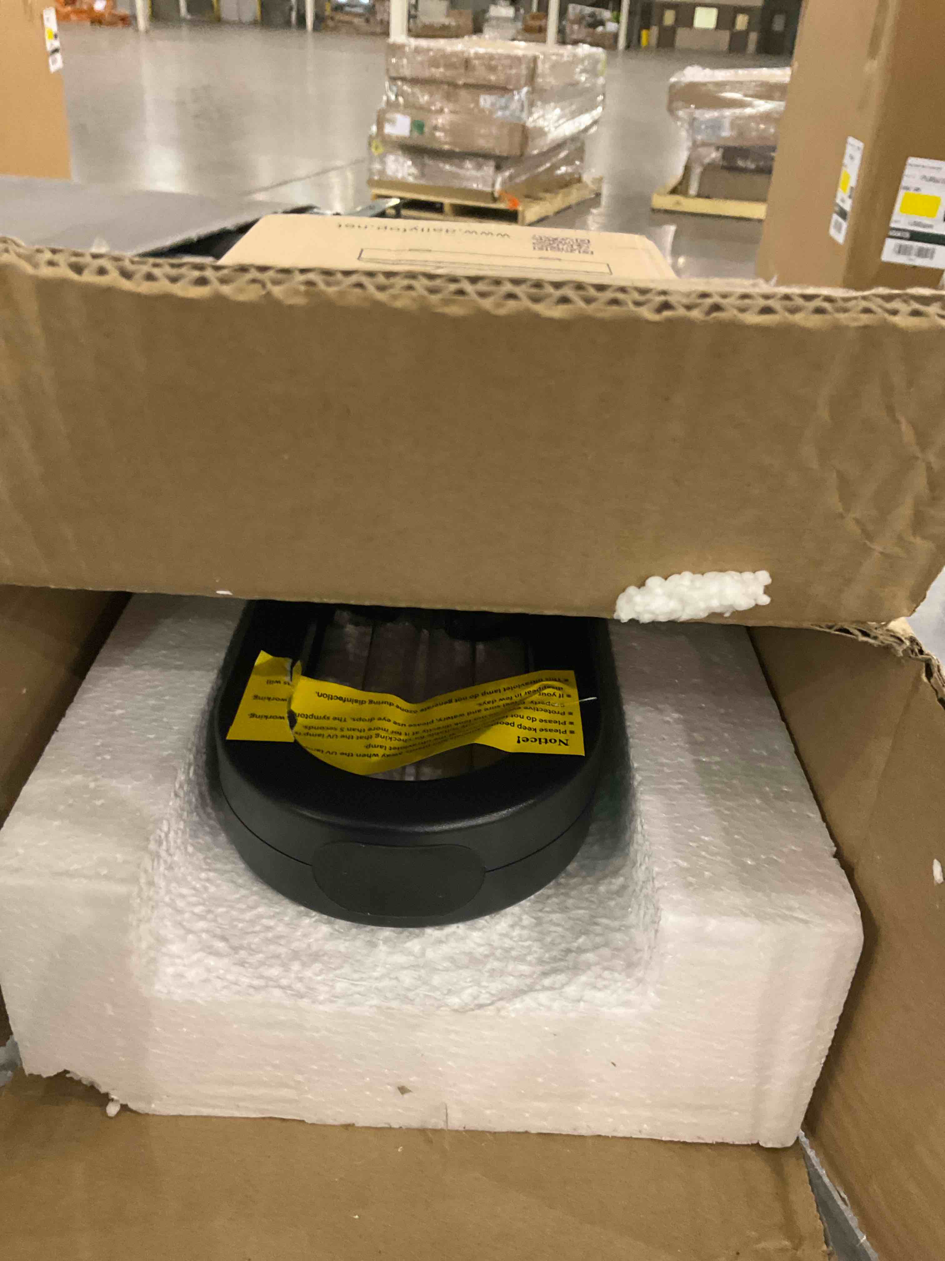https://s3.amazonaws.com/lotting-images-prod/bidfta/PNK0266948_1732105430825.jpeg