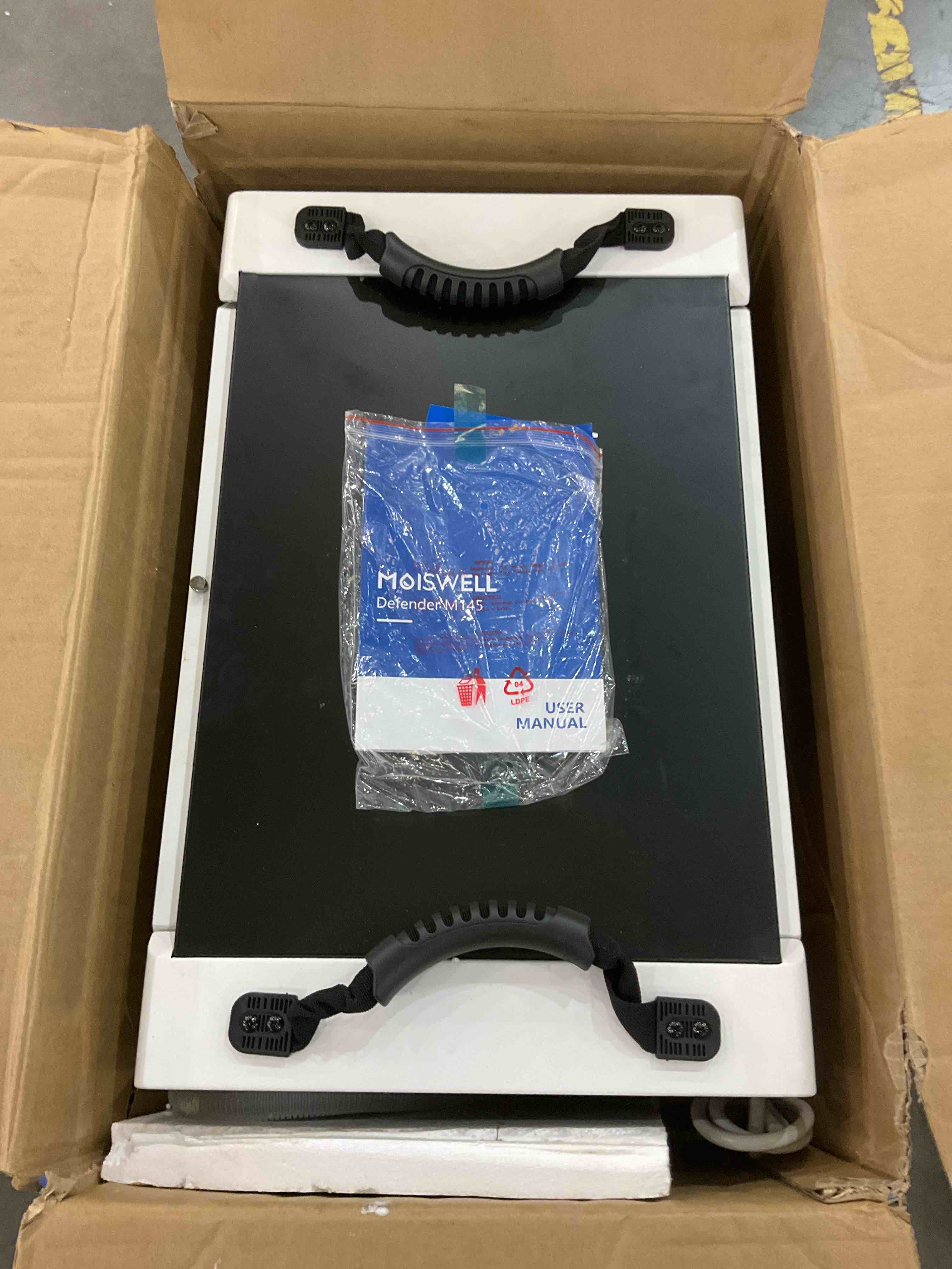 https://s3.amazonaws.com/lotting-images-prod/bidfta/PNK0267304_1730990993851.jpeg