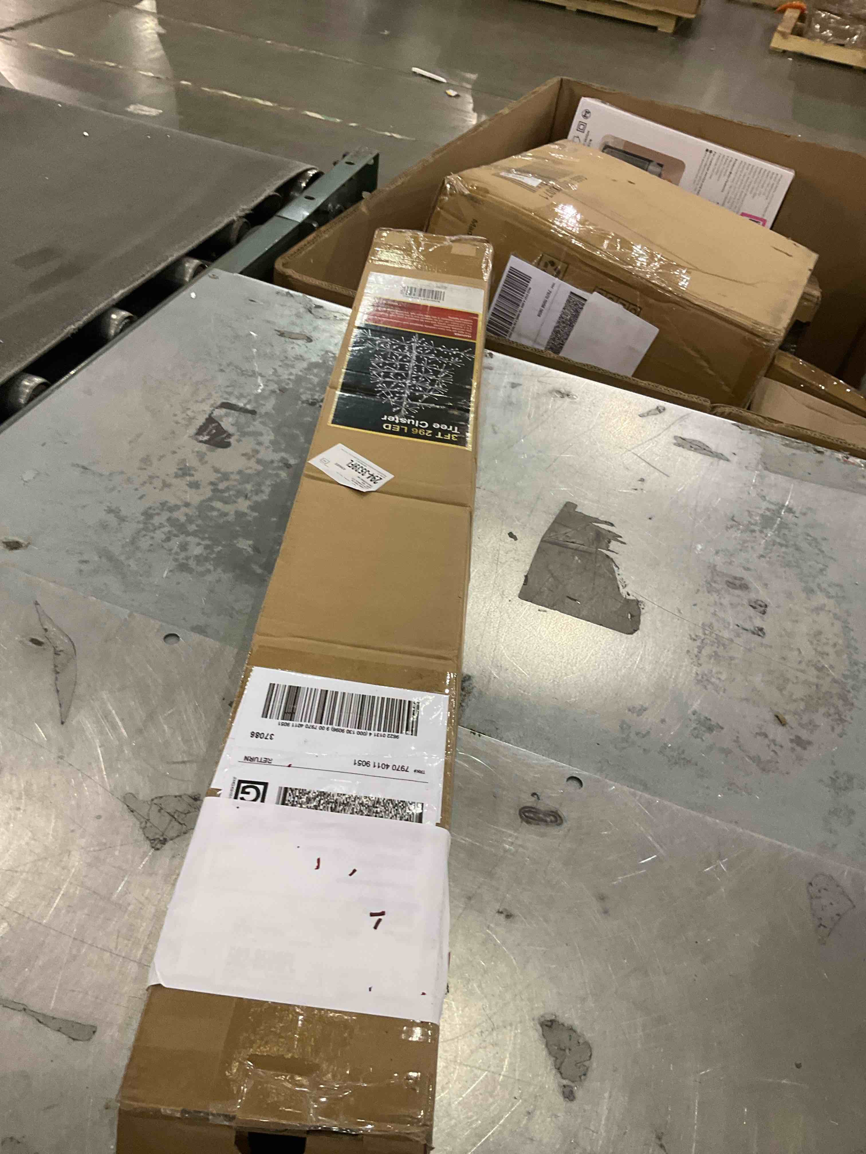 https://s3.amazonaws.com/lotting-images-prod/bidfta/PNK0268292_1734966519725.jpeg