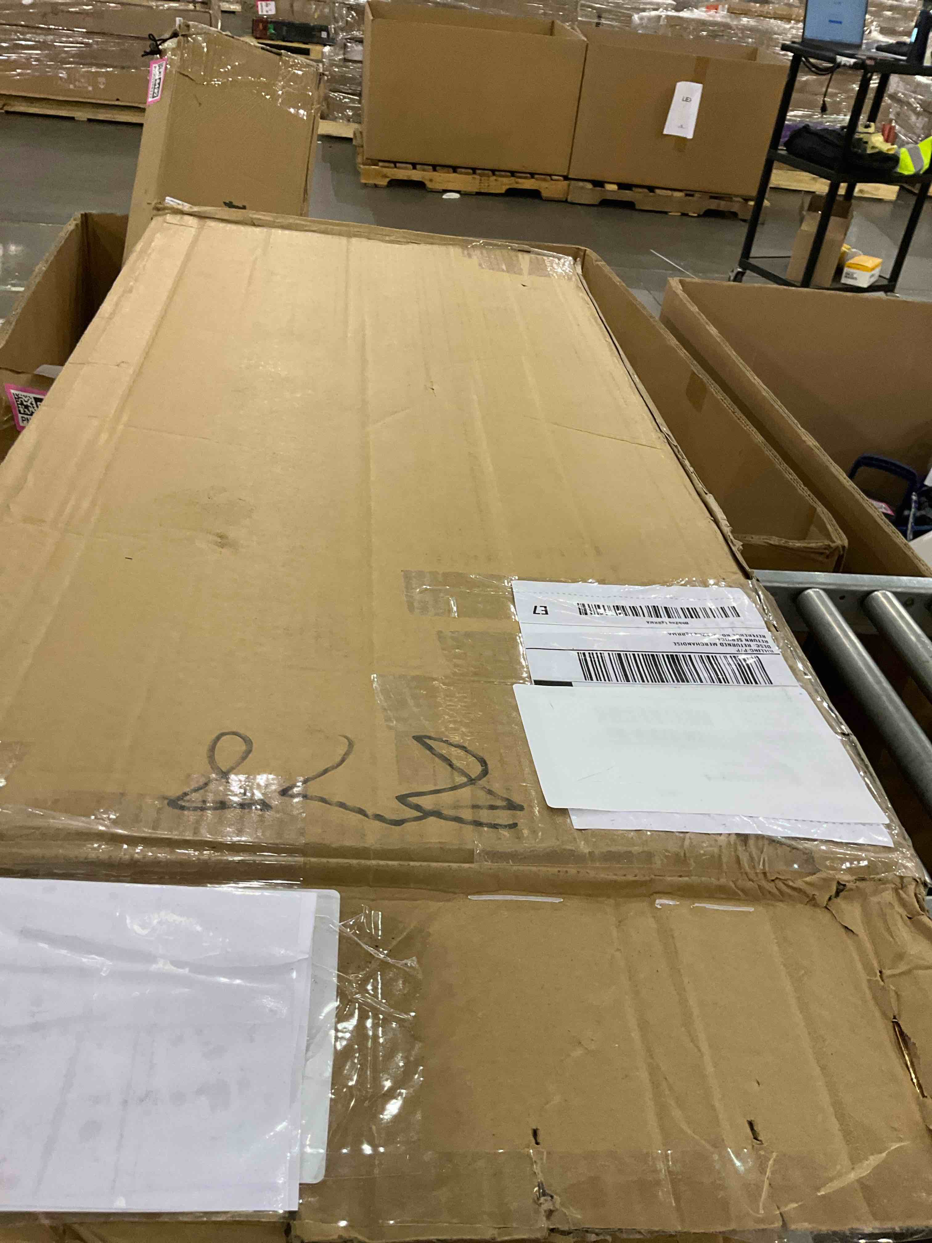 https://s3.amazonaws.com/lotting-images-prod/bidfta/PNK0268415_1734712787406.jpeg