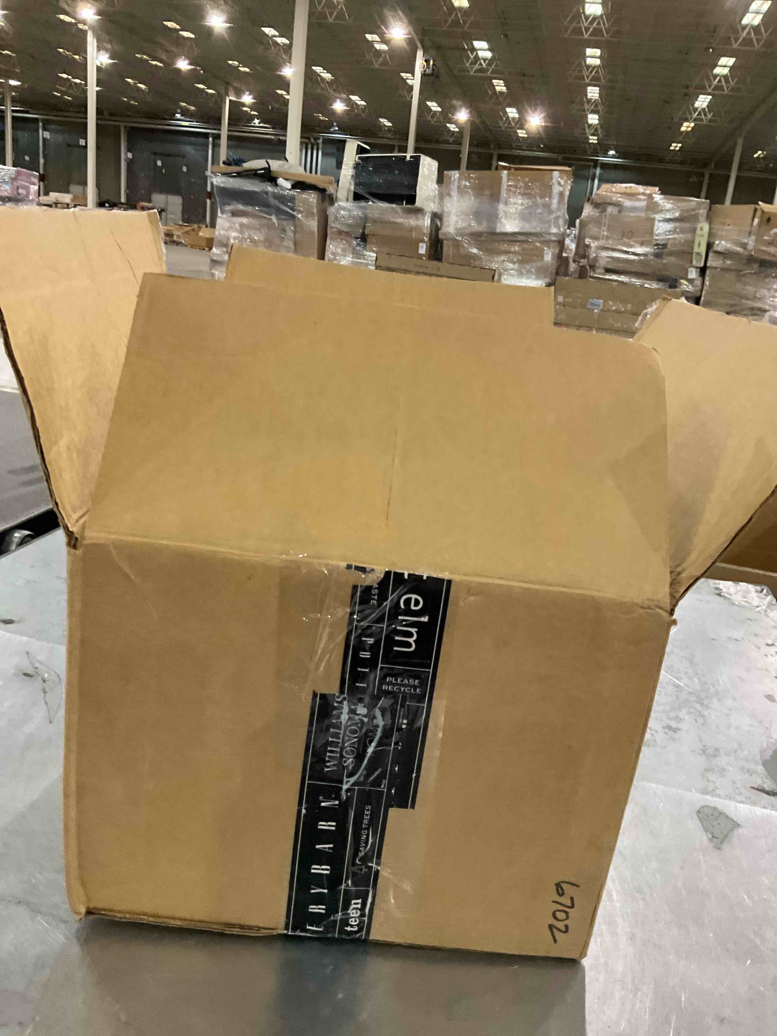 https://s3.amazonaws.com/lotting-images-prod/bidfta/PNK0269304_1734103355084.jpeg