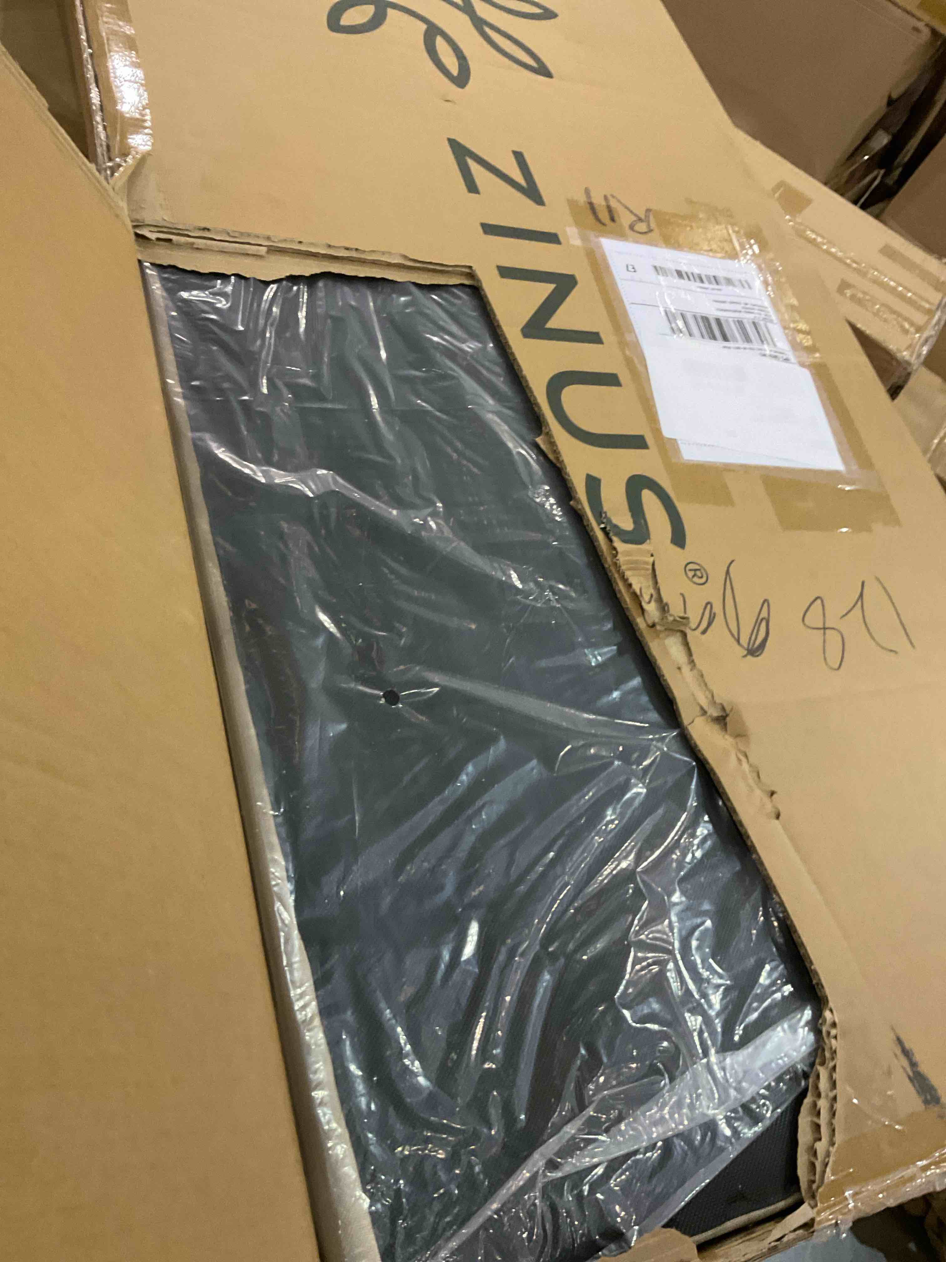 https://s3.amazonaws.com/lotting-images-prod/bidfta/PNK0269491_1734014007644.jpeg