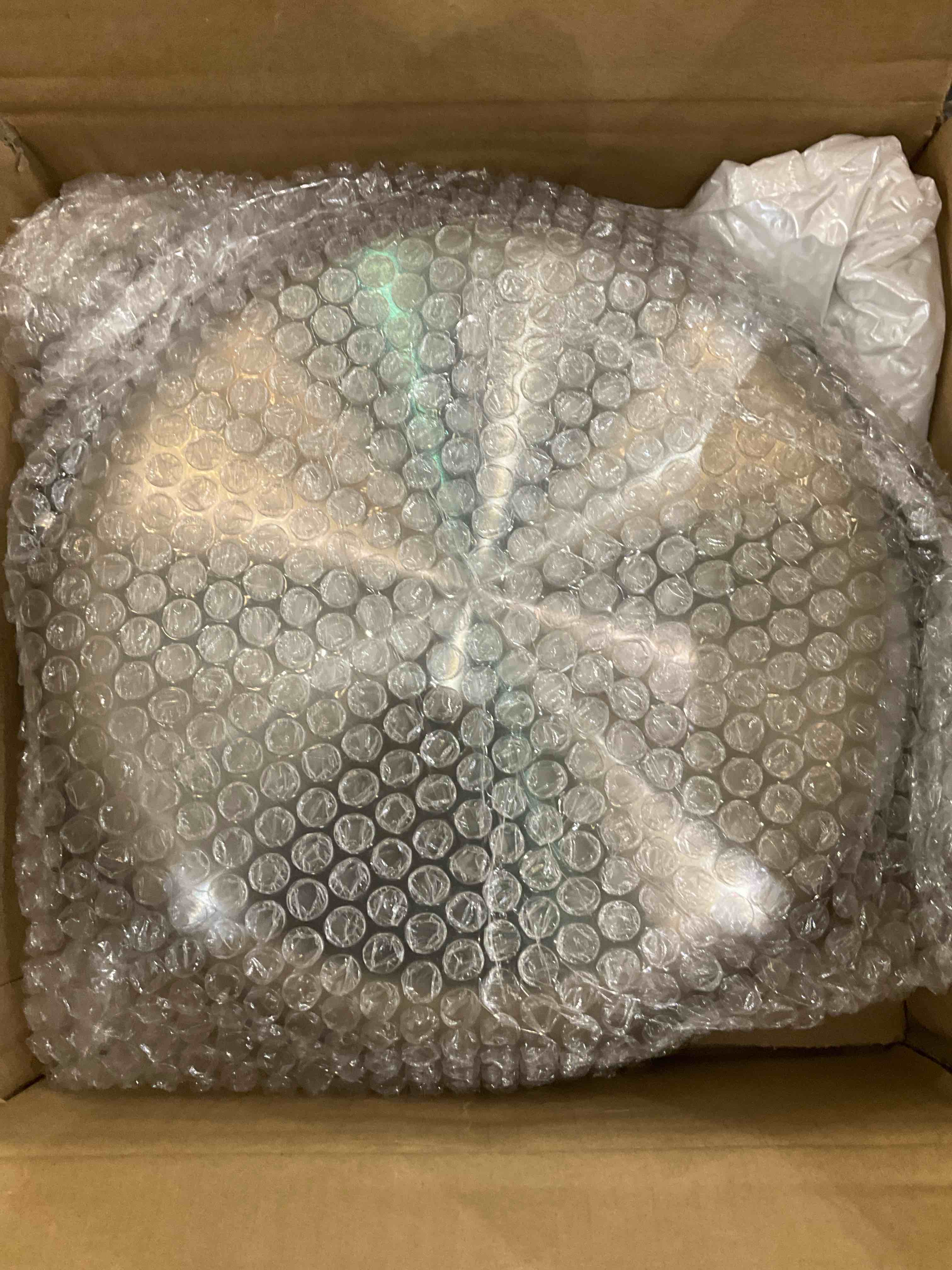 https://s3.amazonaws.com/lotting-images-prod/bidfta/PNK0271580_1737394871132.jpeg
