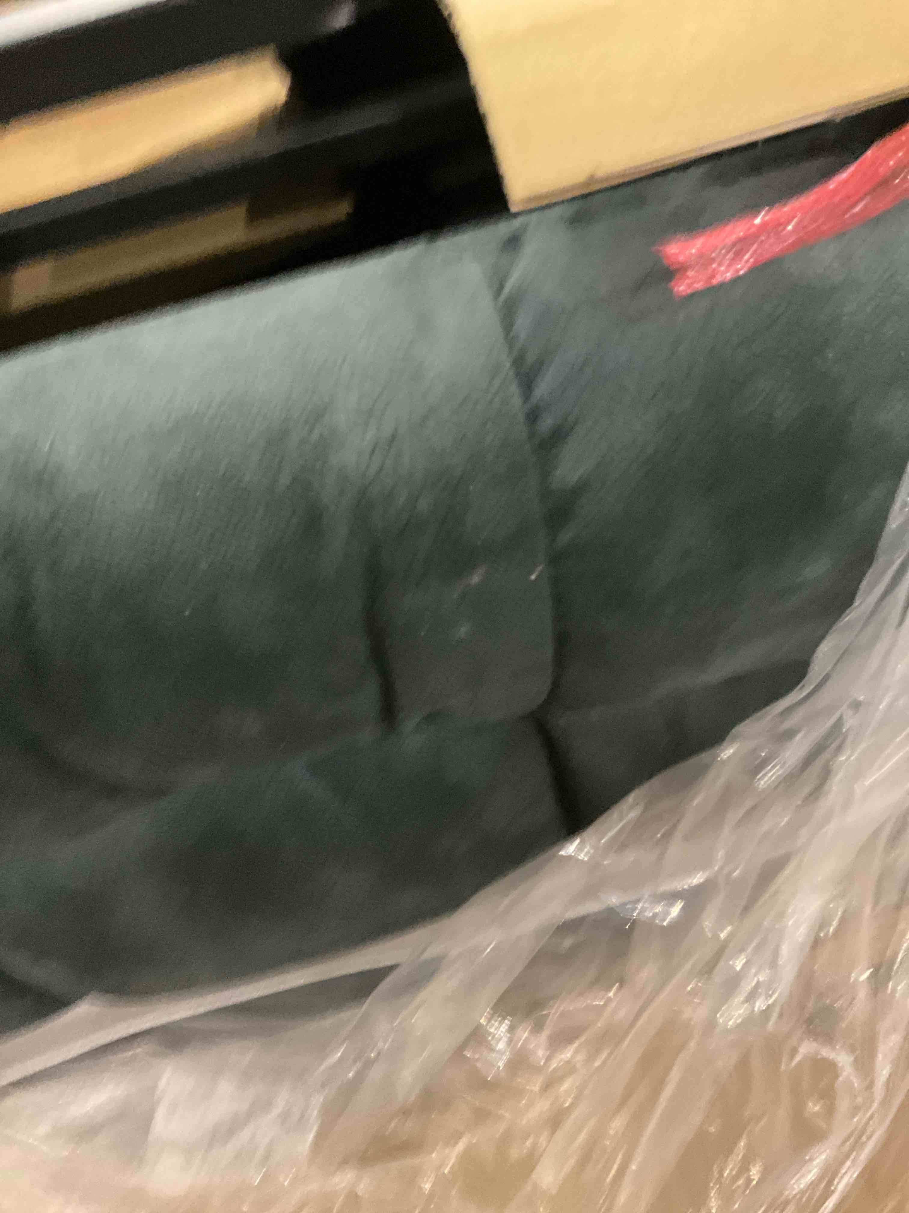 https://s3.amazonaws.com/lotting-images-prod/bidfta/PNK0271975_1734701879688.jpeg