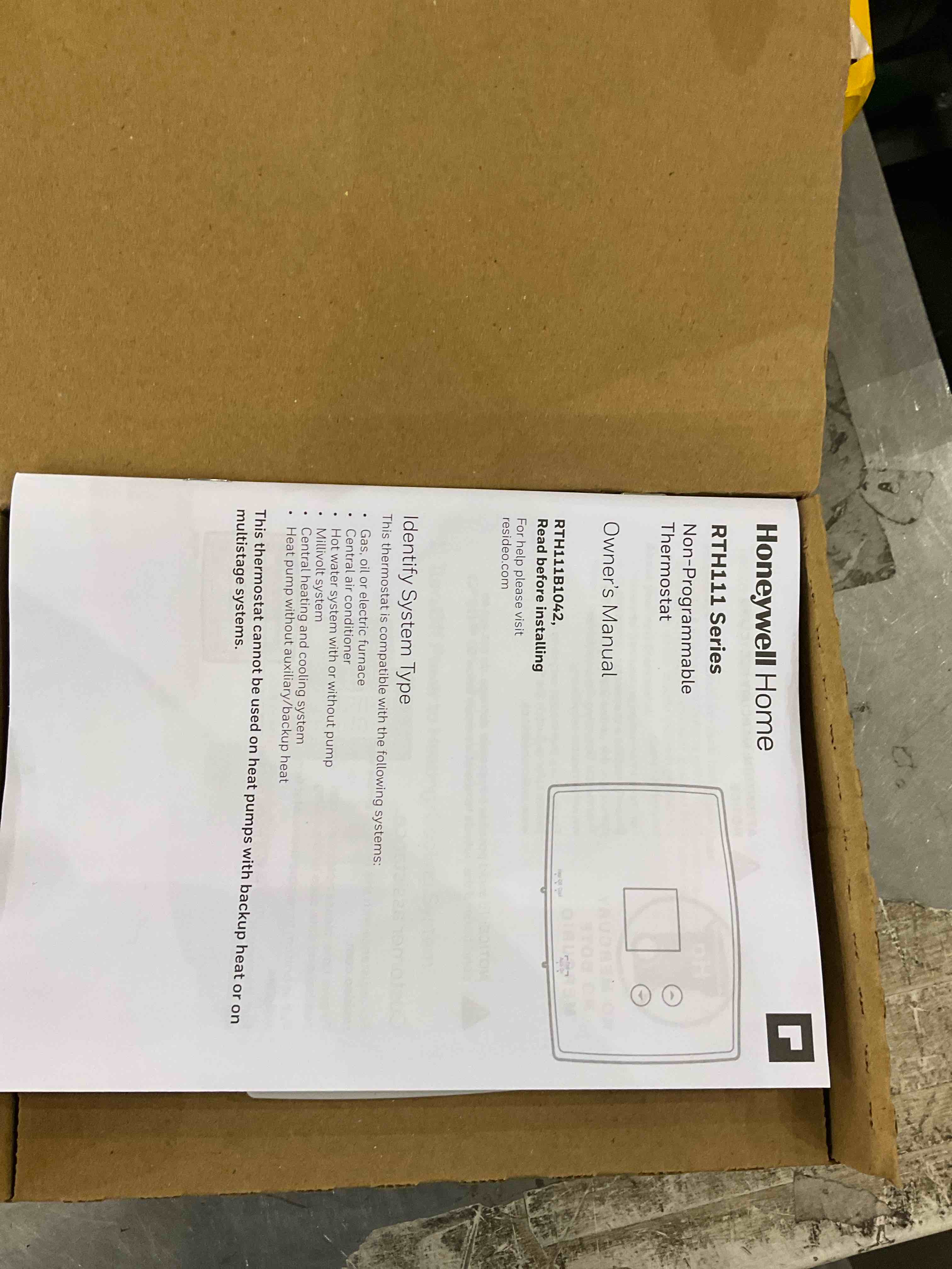https://s3.amazonaws.com/lotting-images-prod/bidfta/PNK0272649_1735929448230.jpeg