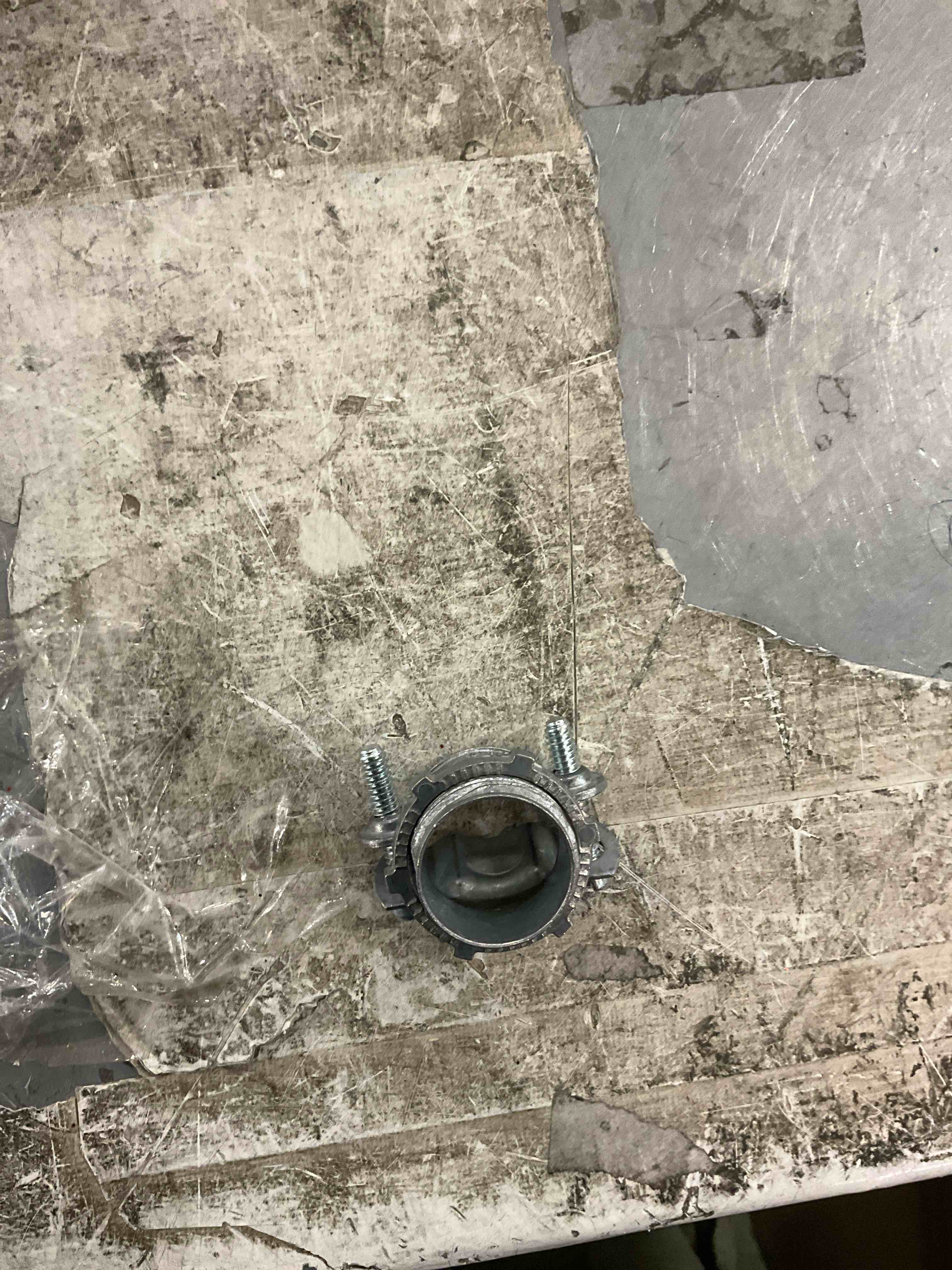 Saddle connector