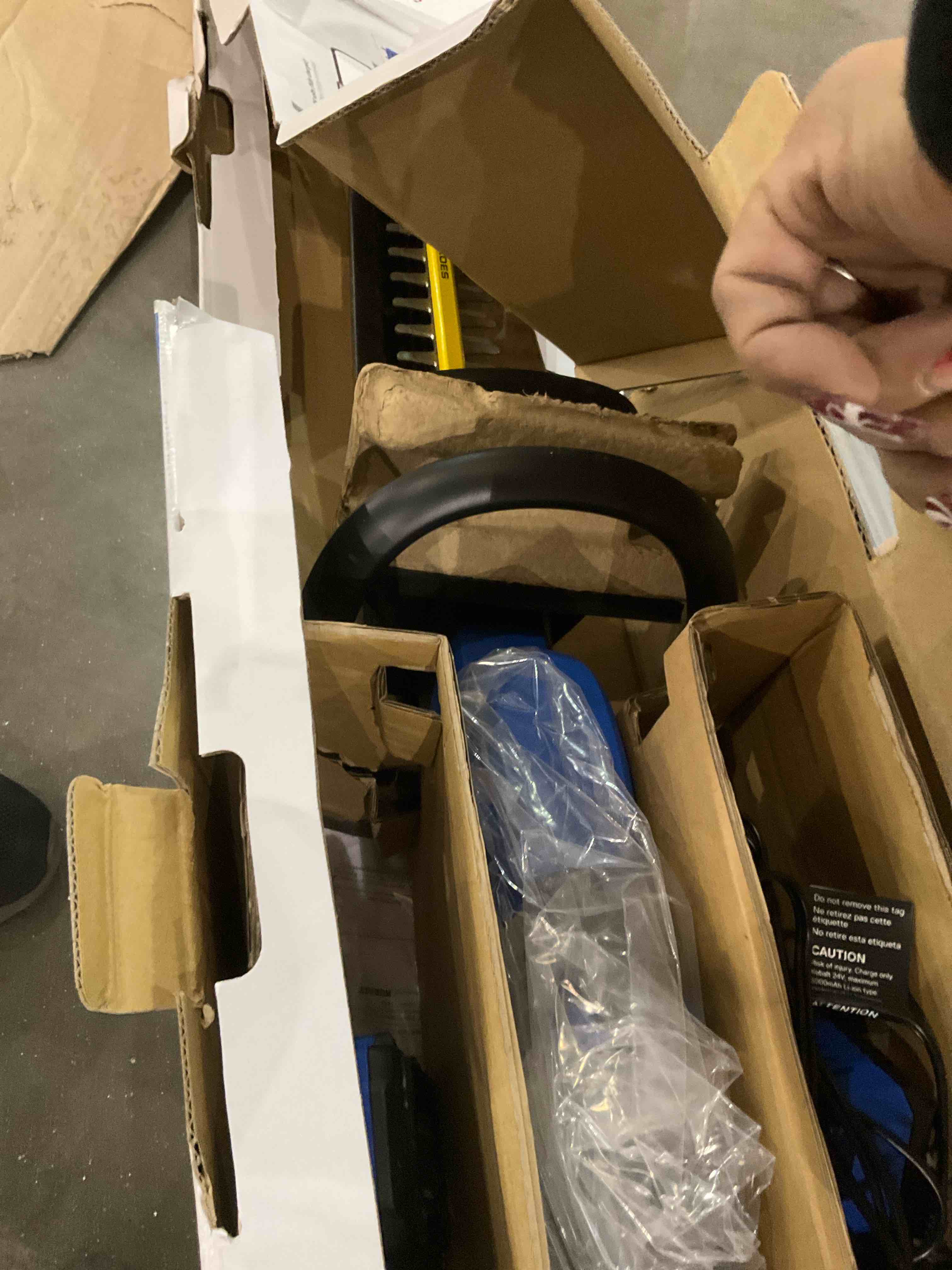 https://s3.amazonaws.com/lotting-images-prod/bidfta/PNK0273055_1733516275278.jpeg
