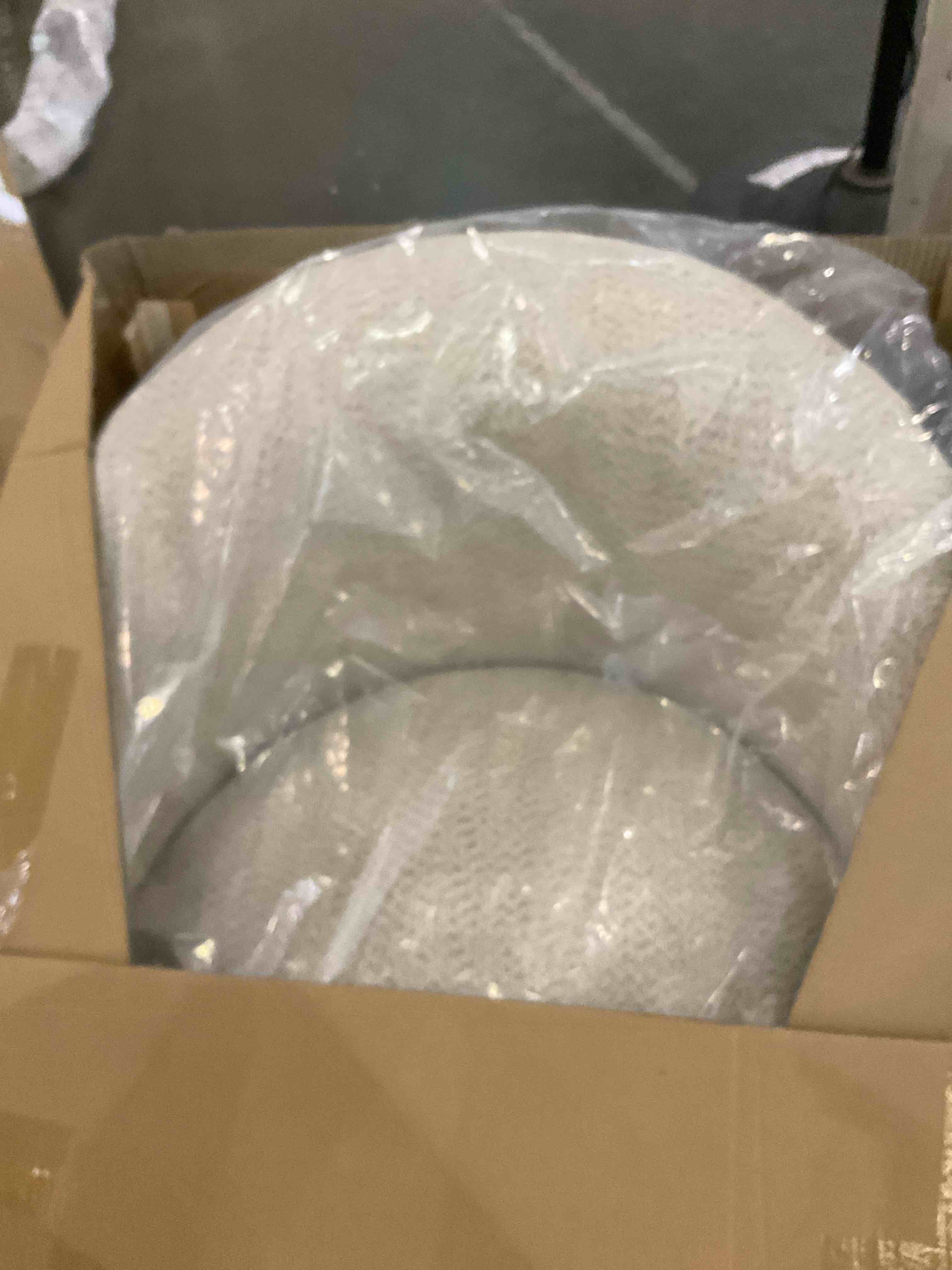 https://s3.amazonaws.com/lotting-images-prod/bidfta/PNK0273164_1733495138364.jpeg