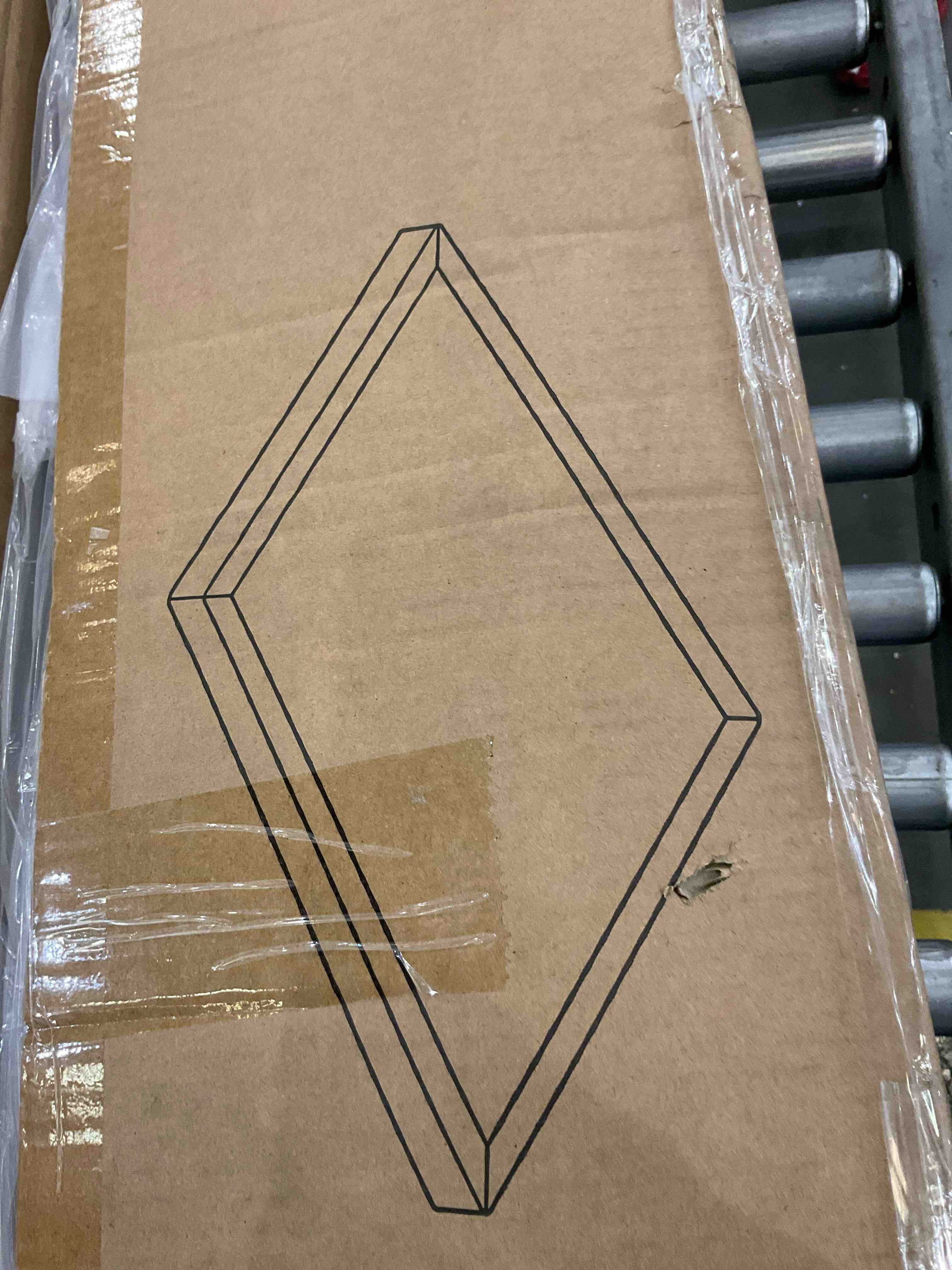 https://s3.amazonaws.com/lotting-images-prod/bidfta/PNK0273405_1733335113240.jpeg