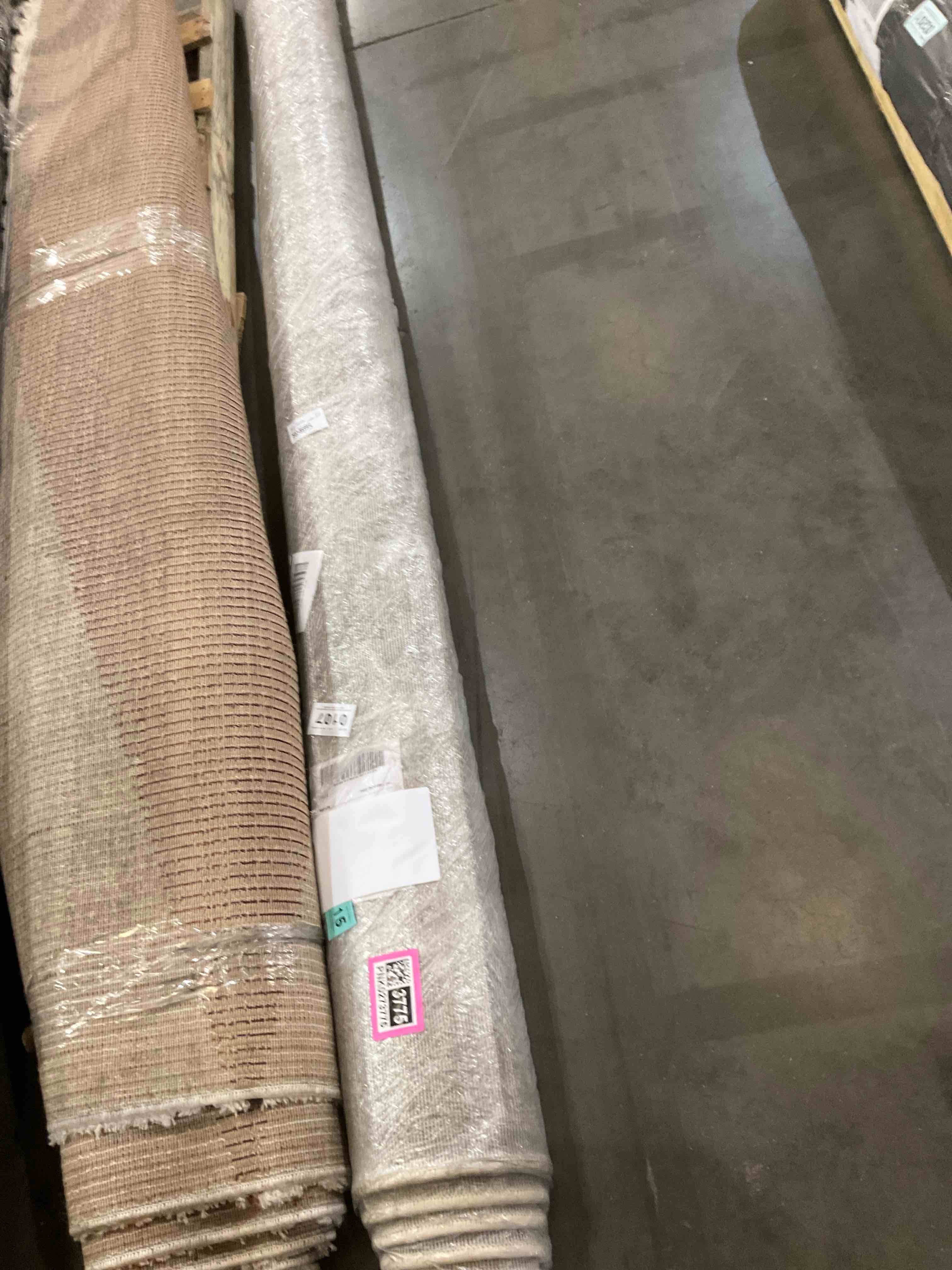 Ingrid Oriental Light Gray/Charcoal/White Area Rug