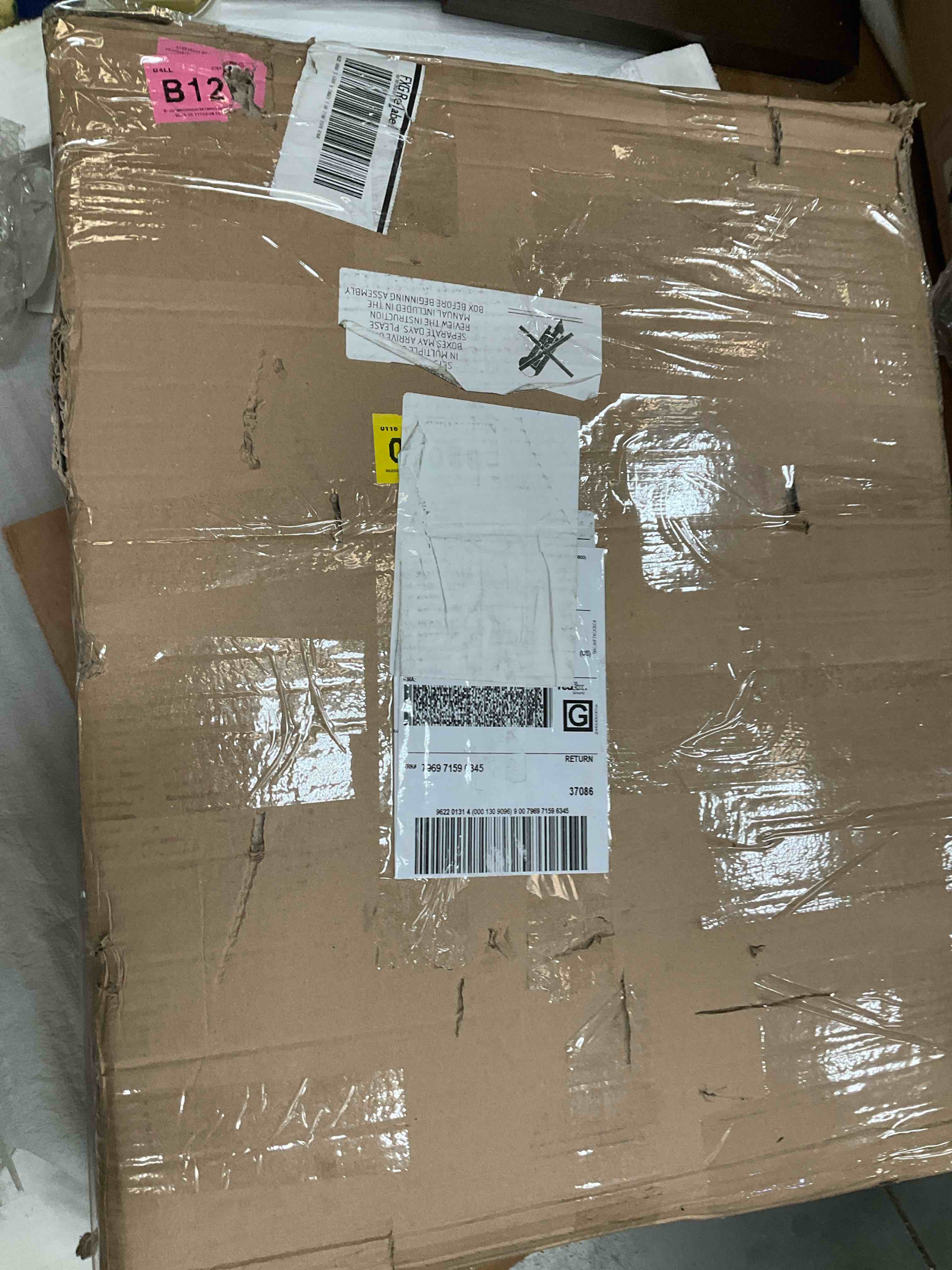 https://s3.amazonaws.com/lotting-images-prod/bidfta/PNK0275490_1733259214630.jpeg