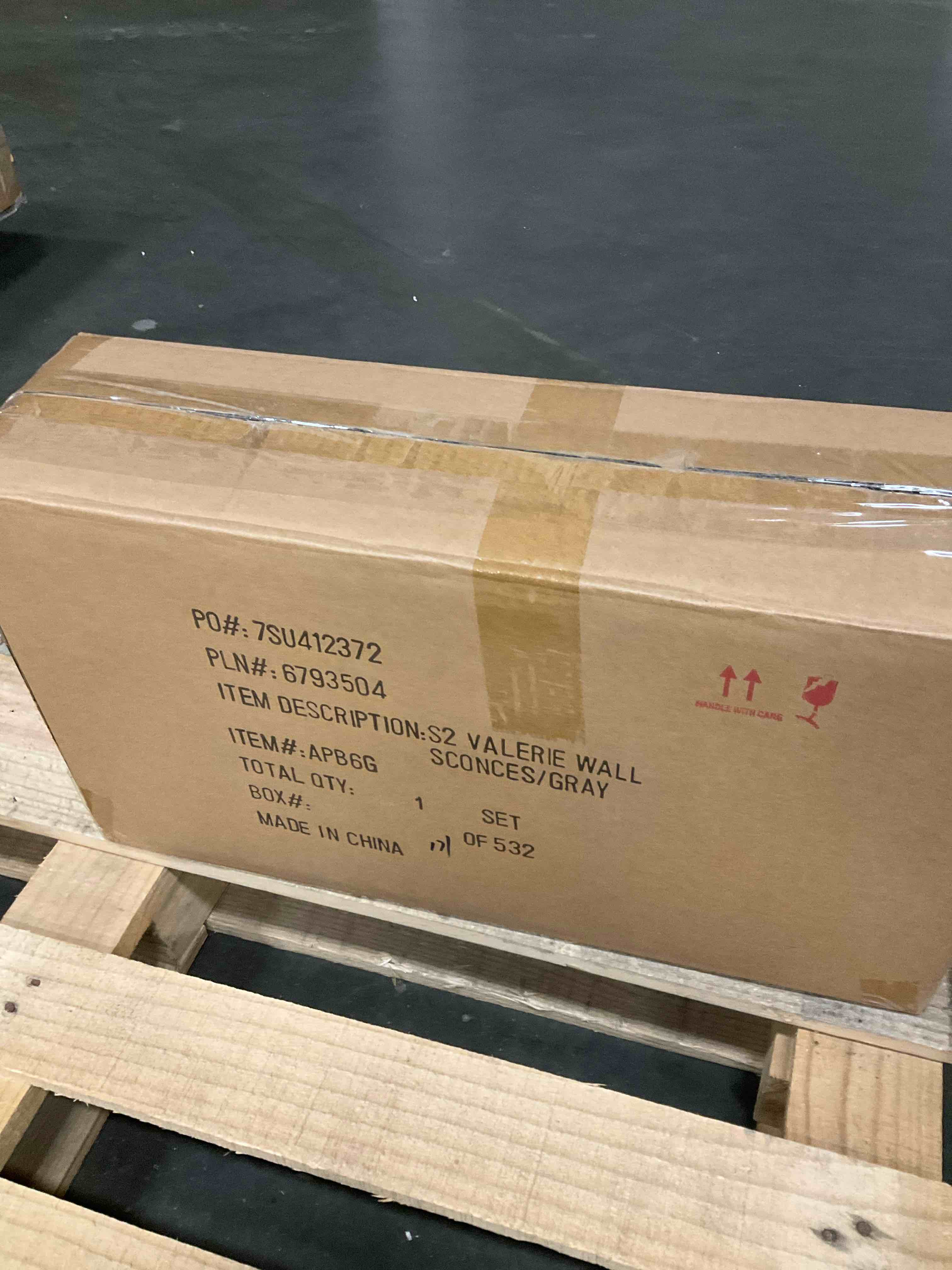 https://s3.amazonaws.com/lotting-images-prod/bidfta/PNK0275729_1732663986643.jpeg