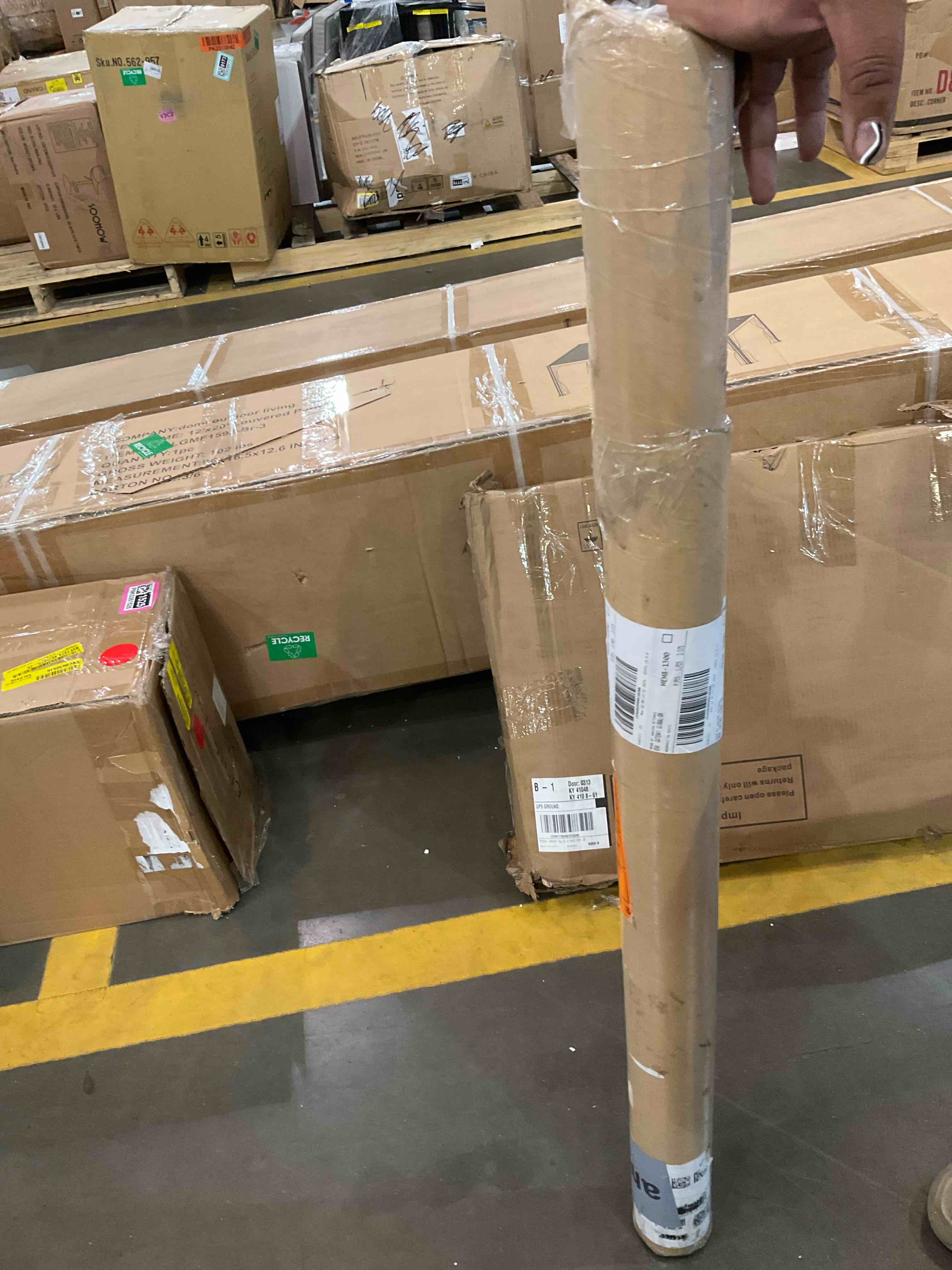 https://s3.amazonaws.com/lotting-images-prod/bidfta/PNK0275833_1732636819801.jpeg