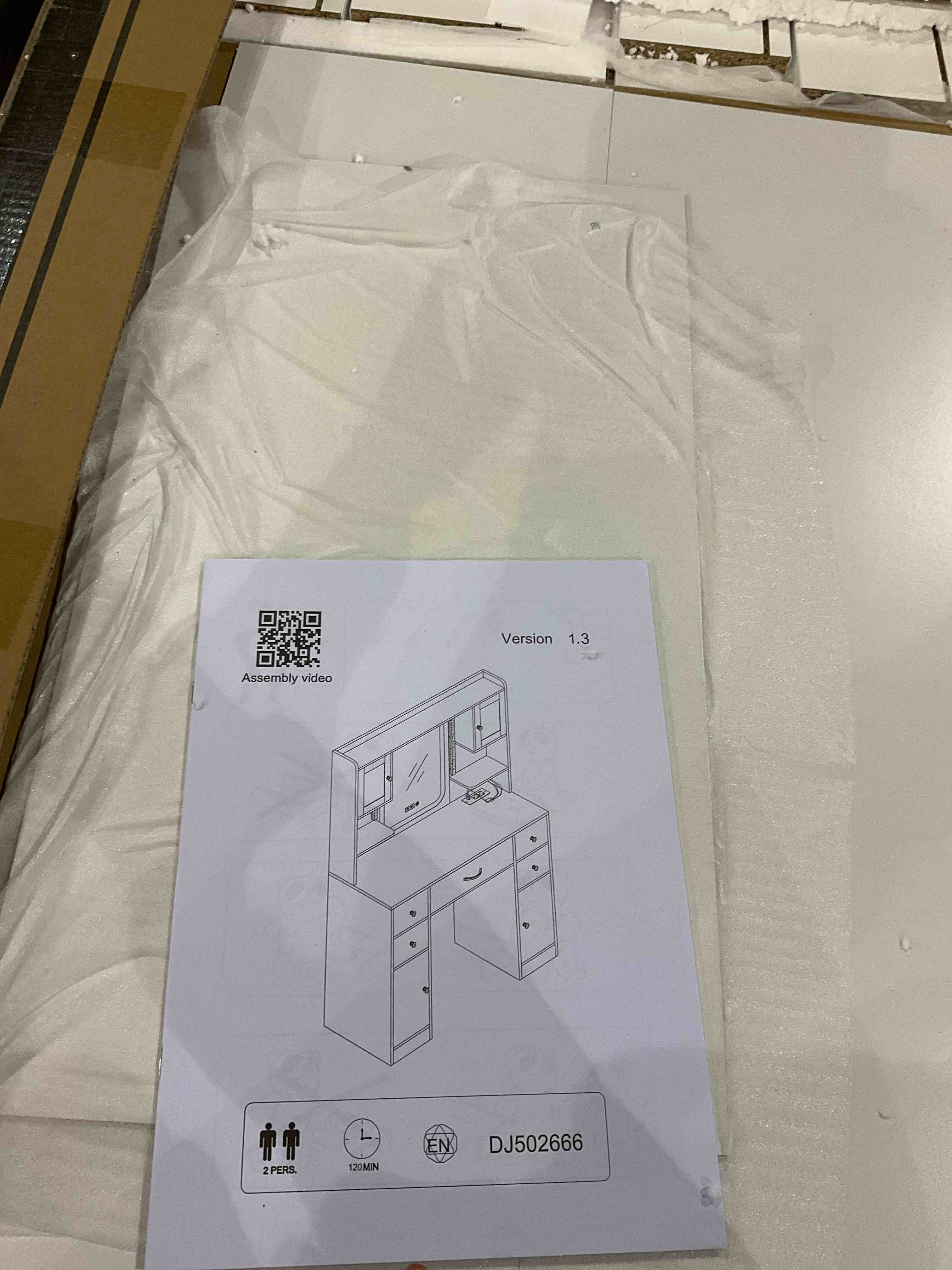 bhateri vanity with mirror