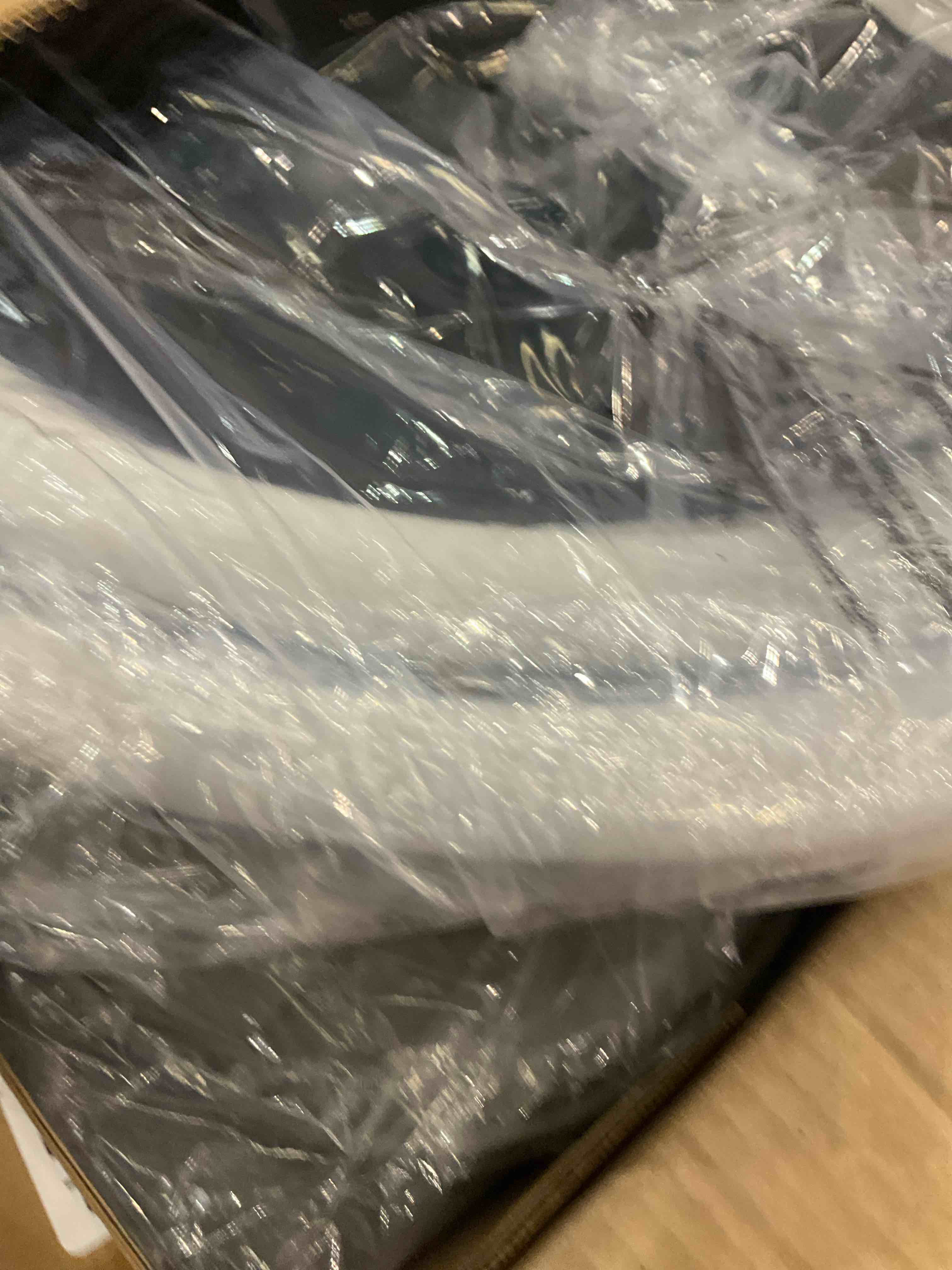 https://s3.amazonaws.com/lotting-images-prod/bidfta/PNK0276144_1736887167200.jpeg