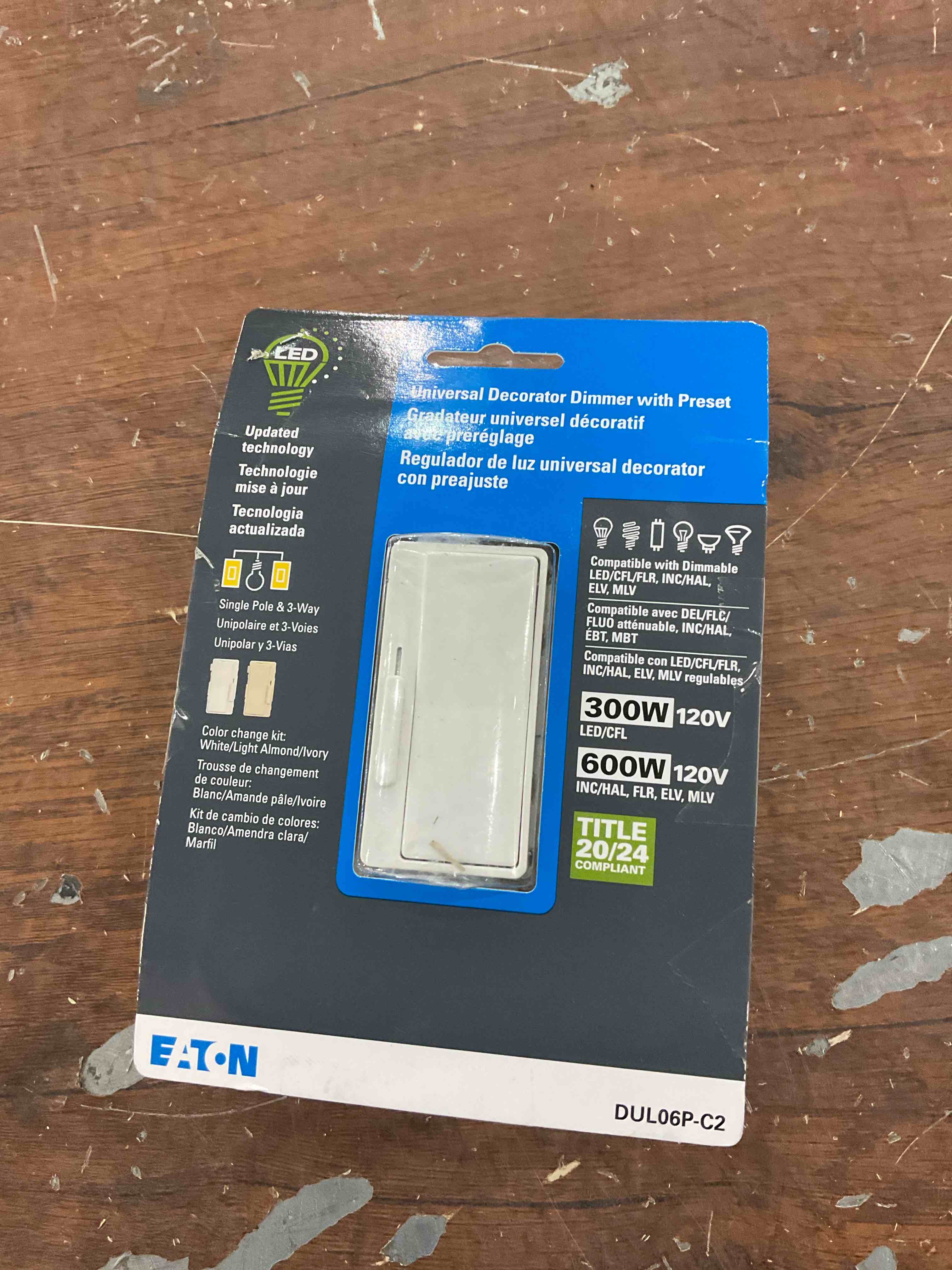 Eaton Universal Single-pole/3-way LED Decorator Light Dimmer, White/Light 