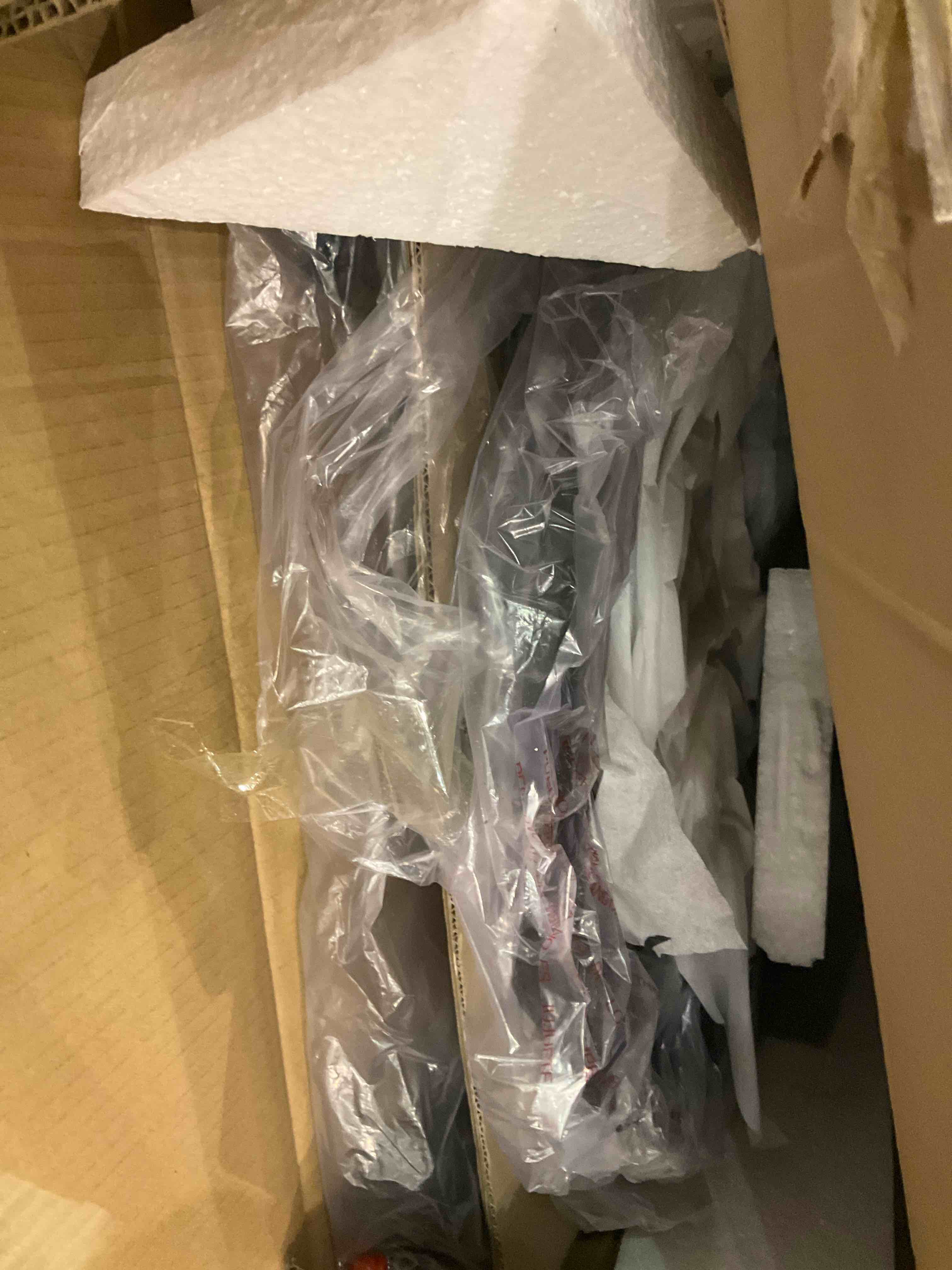 https://s3.amazonaws.com/lotting-images-prod/bidfta/PNK0277760_1733506486546.jpeg