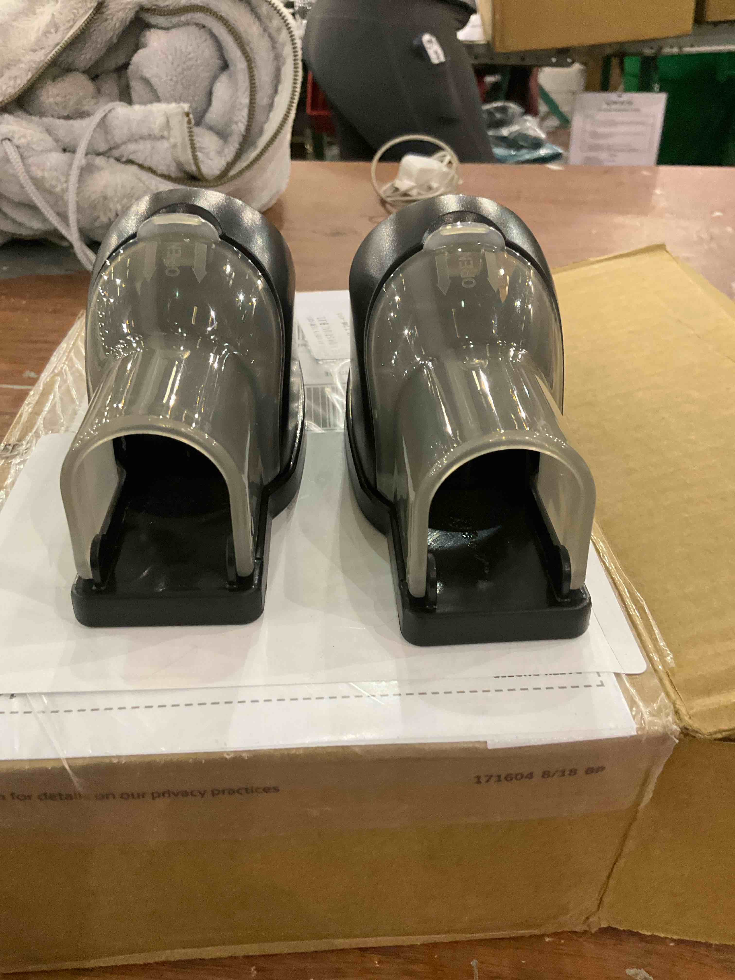 https://s3.amazonaws.com/lotting-images-prod/bidfta/PNK0277823_1733495638084.jpeg