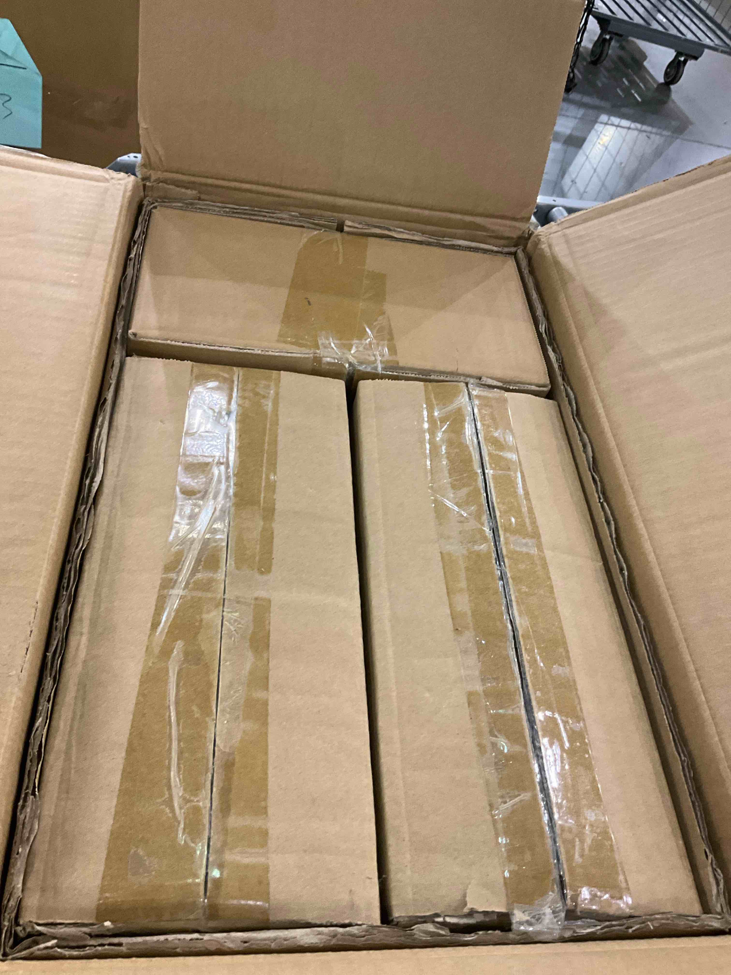 https://s3.amazonaws.com/lotting-images-prod/bidfta/PNK0278360_1738339985066.jpeg