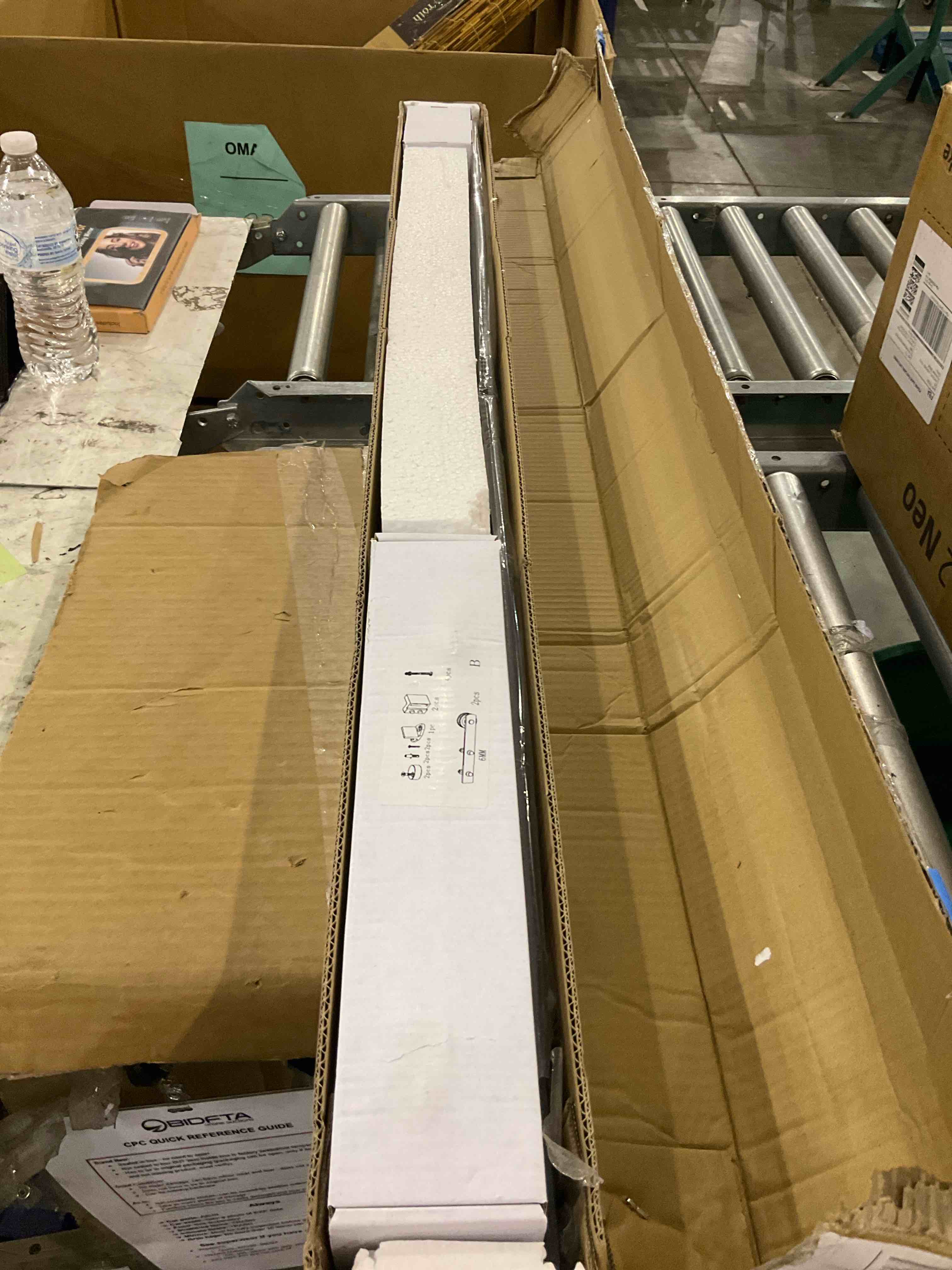 https://s3.amazonaws.com/lotting-images-prod/bidfta/PNK0278421_1738330090521.jpeg