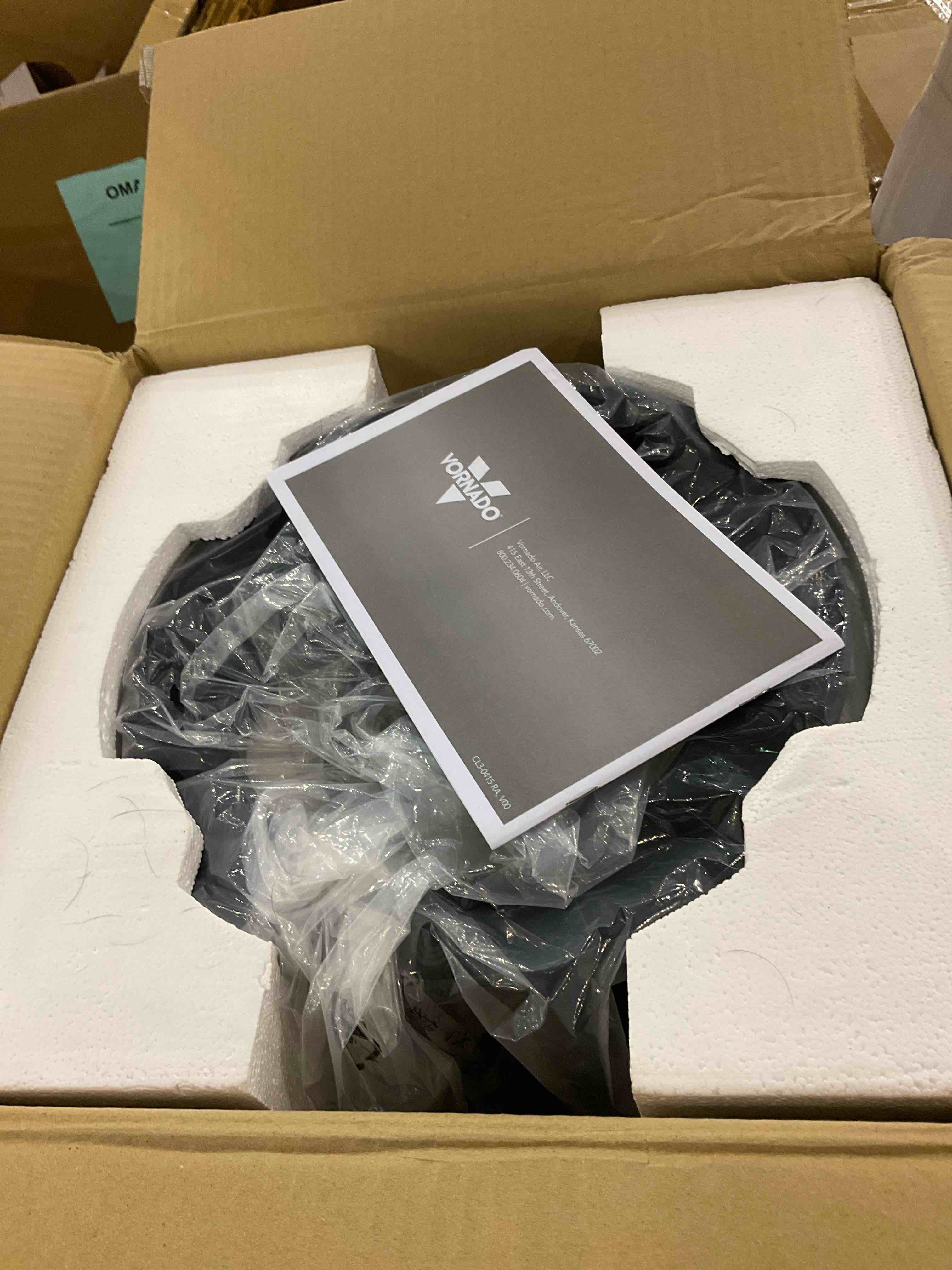 https://s3.amazonaws.com/lotting-images-prod/bidfta/PNK0278479_1738266451261.jpeg