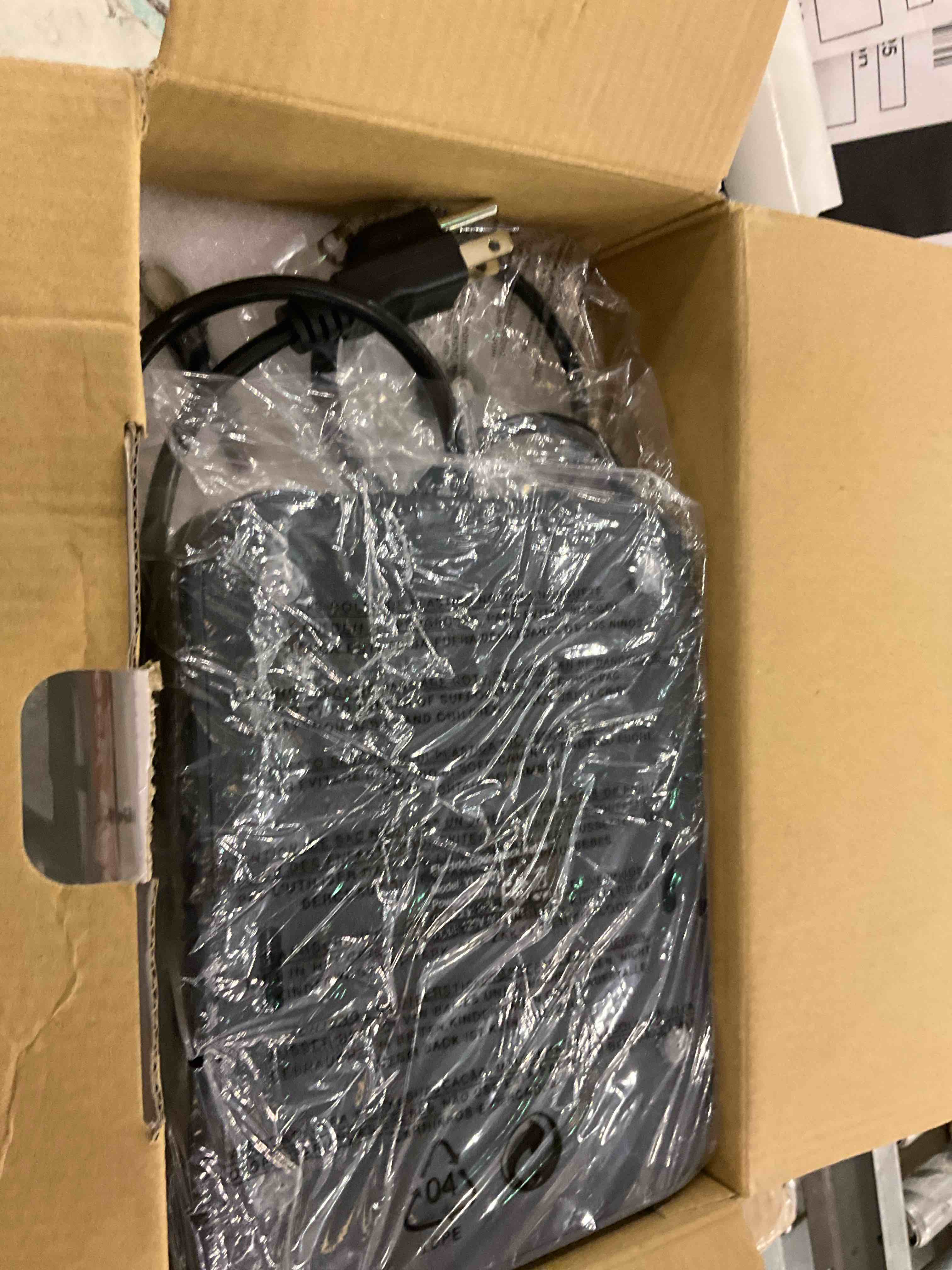 https://s3.amazonaws.com/lotting-images-prod/bidfta/PNK0278551_1738255128519.jpeg