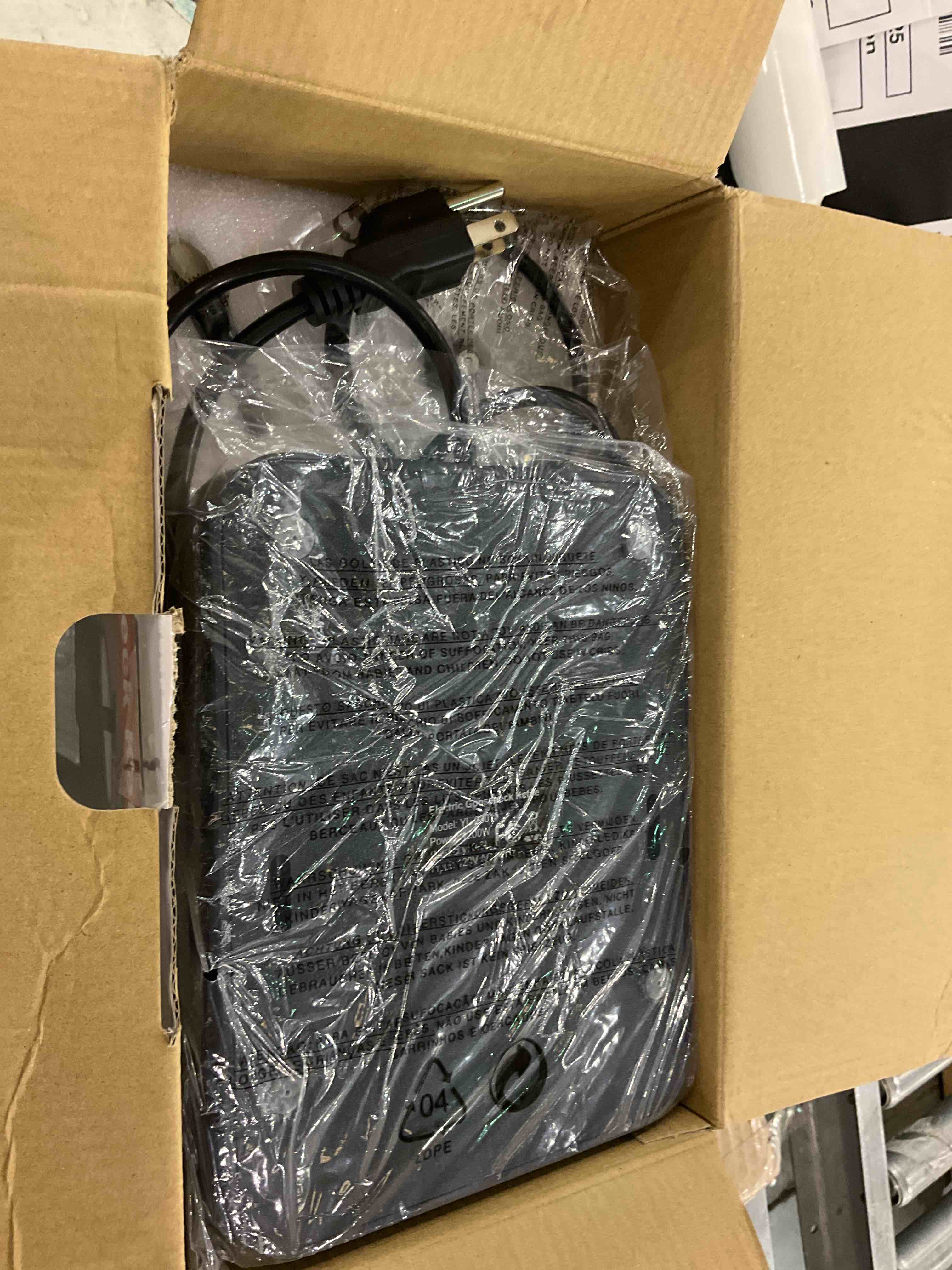 https://s3.amazonaws.com/lotting-images-prod/bidfta/PNK0278551_1738255129727.jpeg