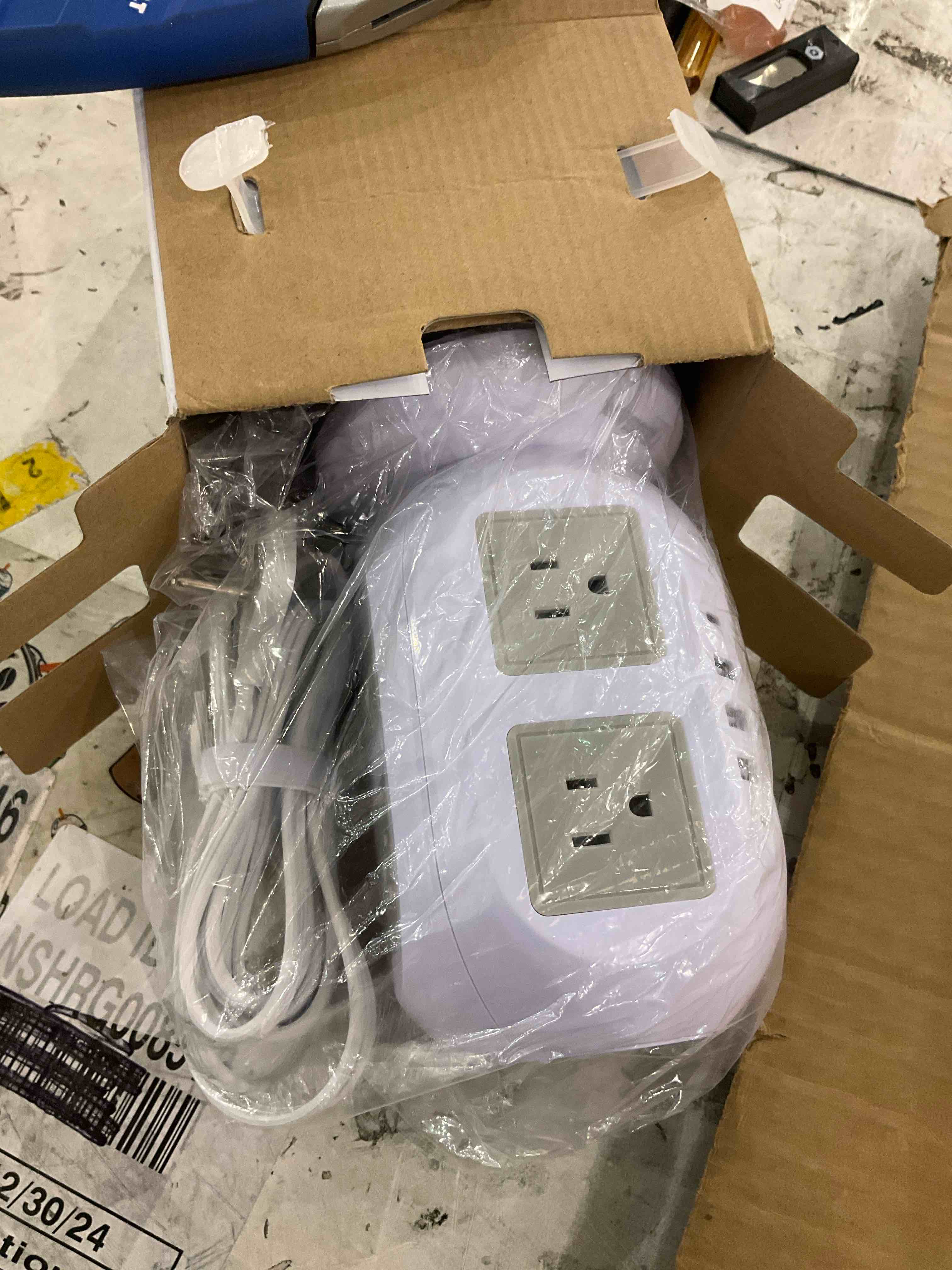 https://s3.amazonaws.com/lotting-images-prod/bidfta/PNK0278564_1738254035165.jpeg