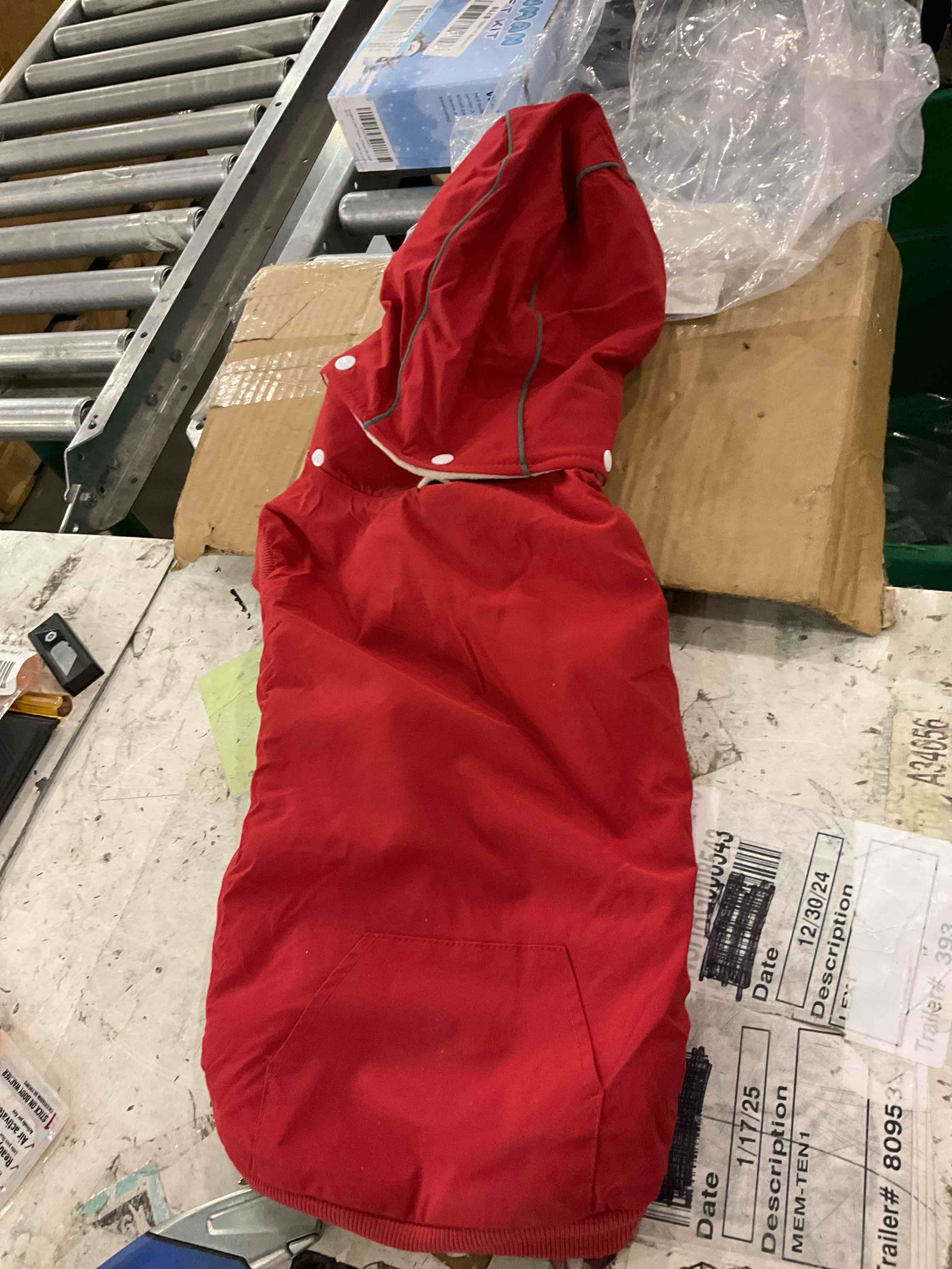 dog coat medium red/grey