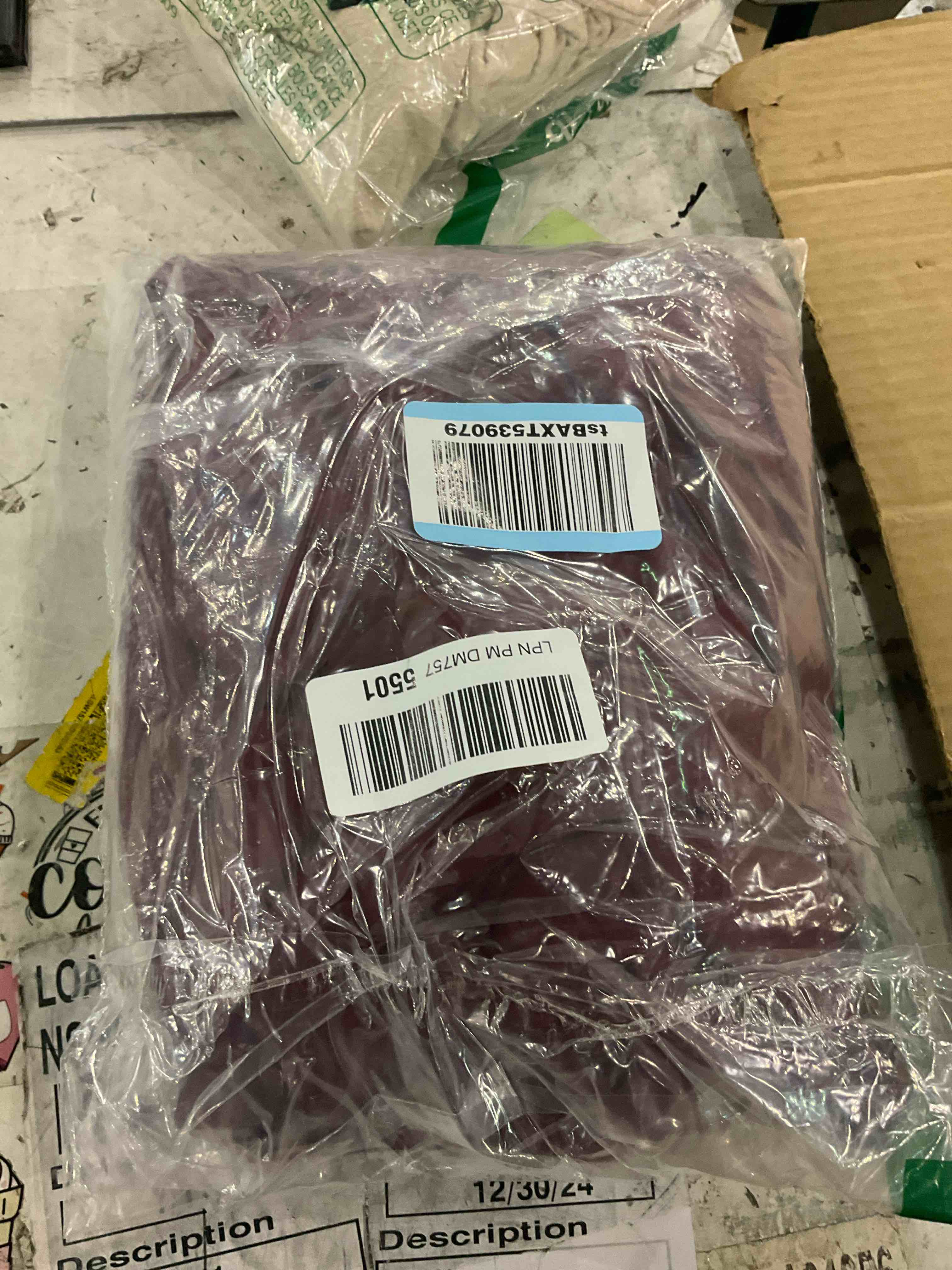 https://s3.amazonaws.com/lotting-images-prod/bidfta/PNK0278711_1738240081658.jpeg