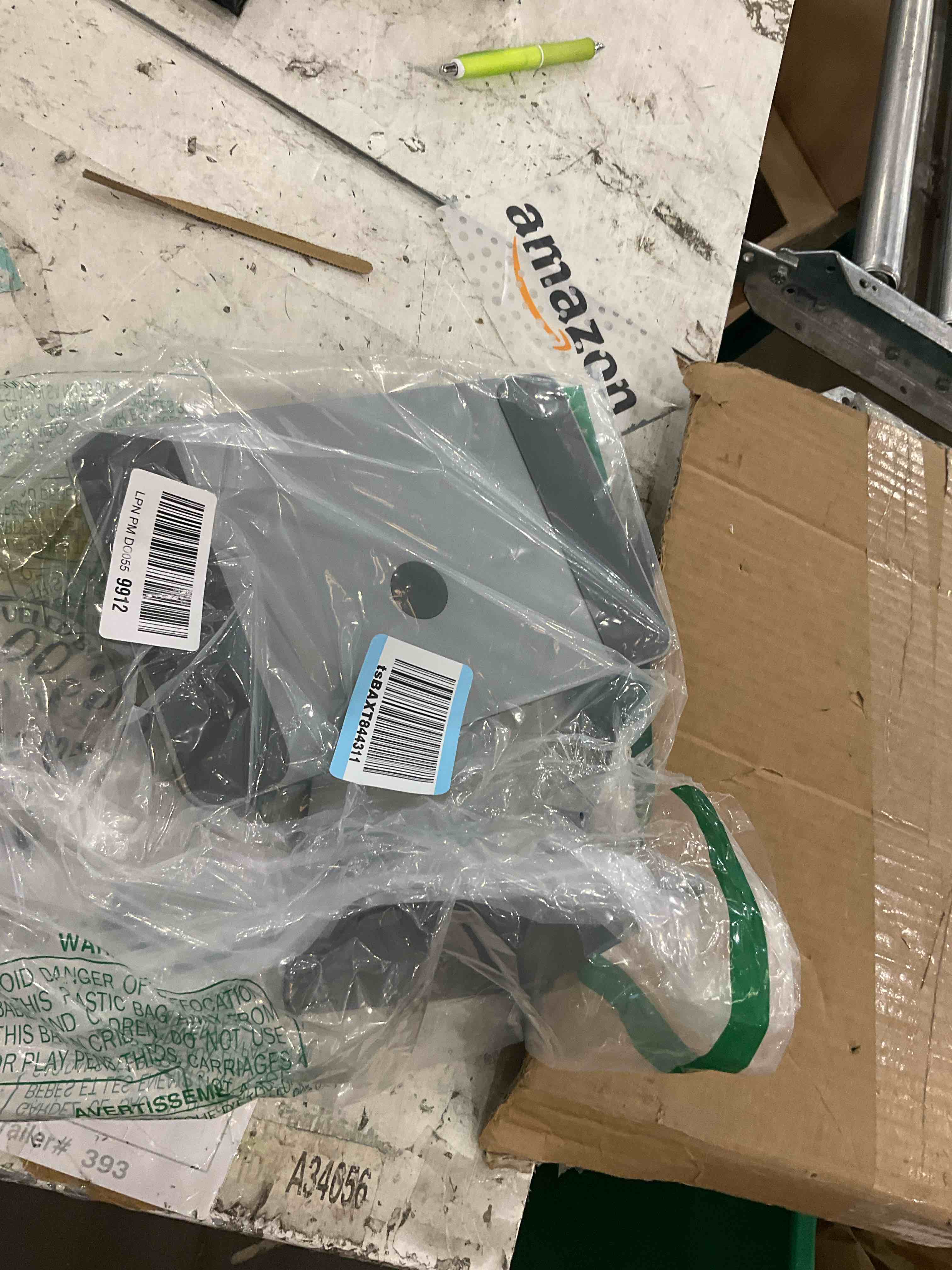 https://s3.amazonaws.com/lotting-images-prod/bidfta/PNK0278872_1738169252272.jpeg