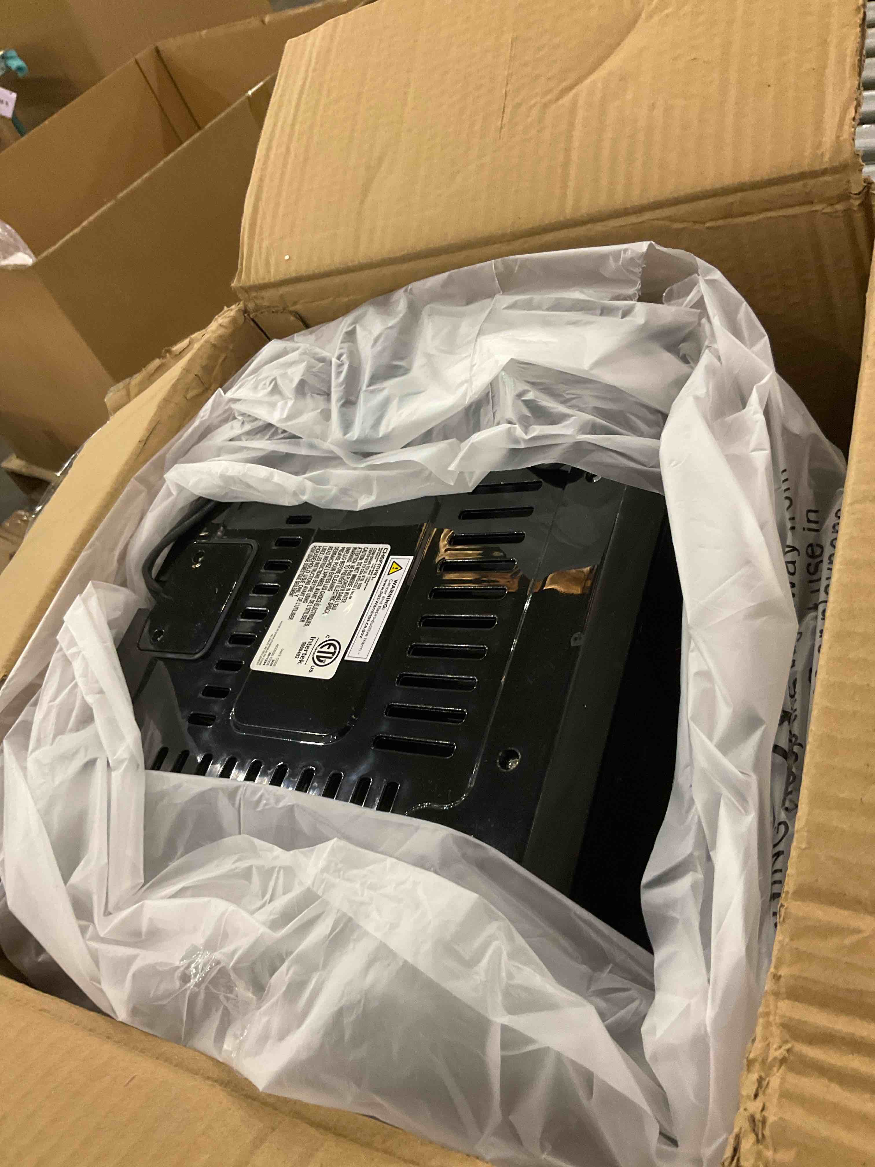 https://s3.amazonaws.com/lotting-images-prod/bidfta/PNK0278880_1738167778699.jpeg