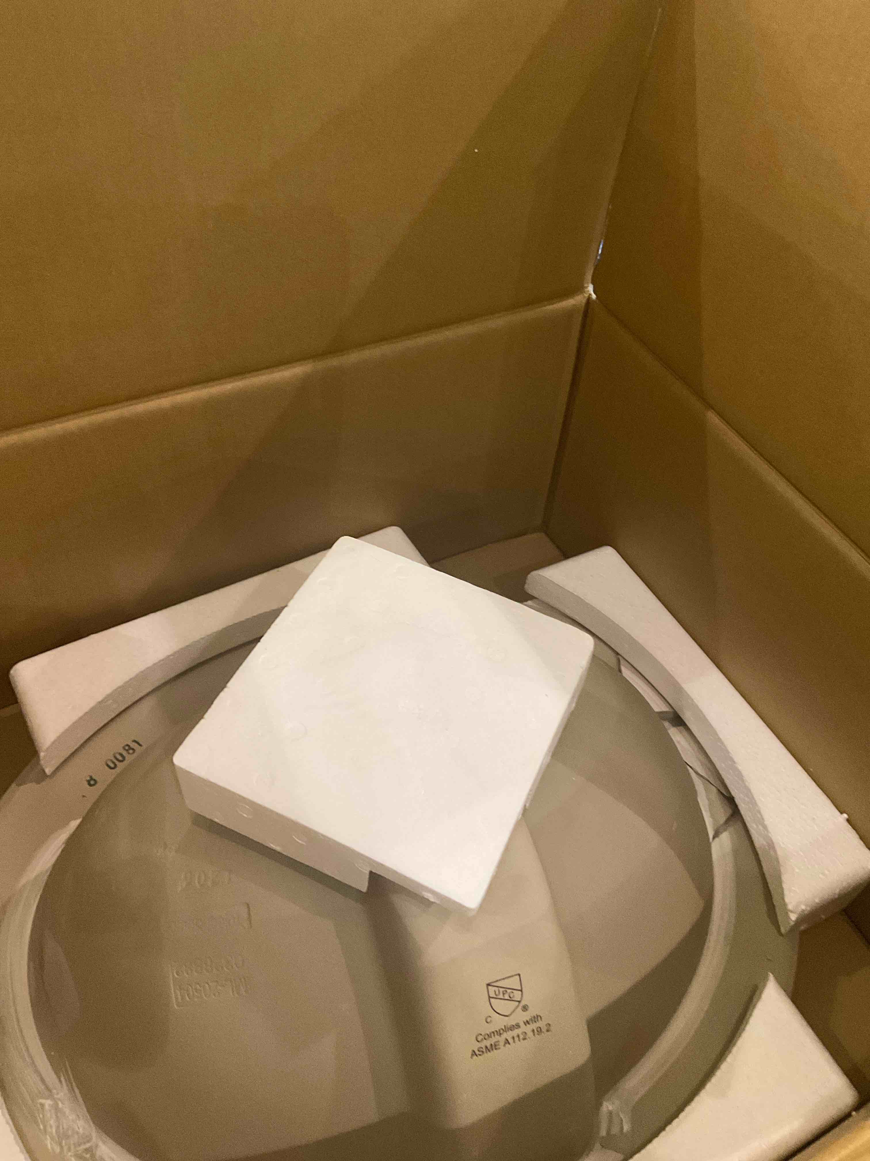 https://s3.amazonaws.com/lotting-images-prod/bidfta/PNK0278949_1738095881820.jpeg