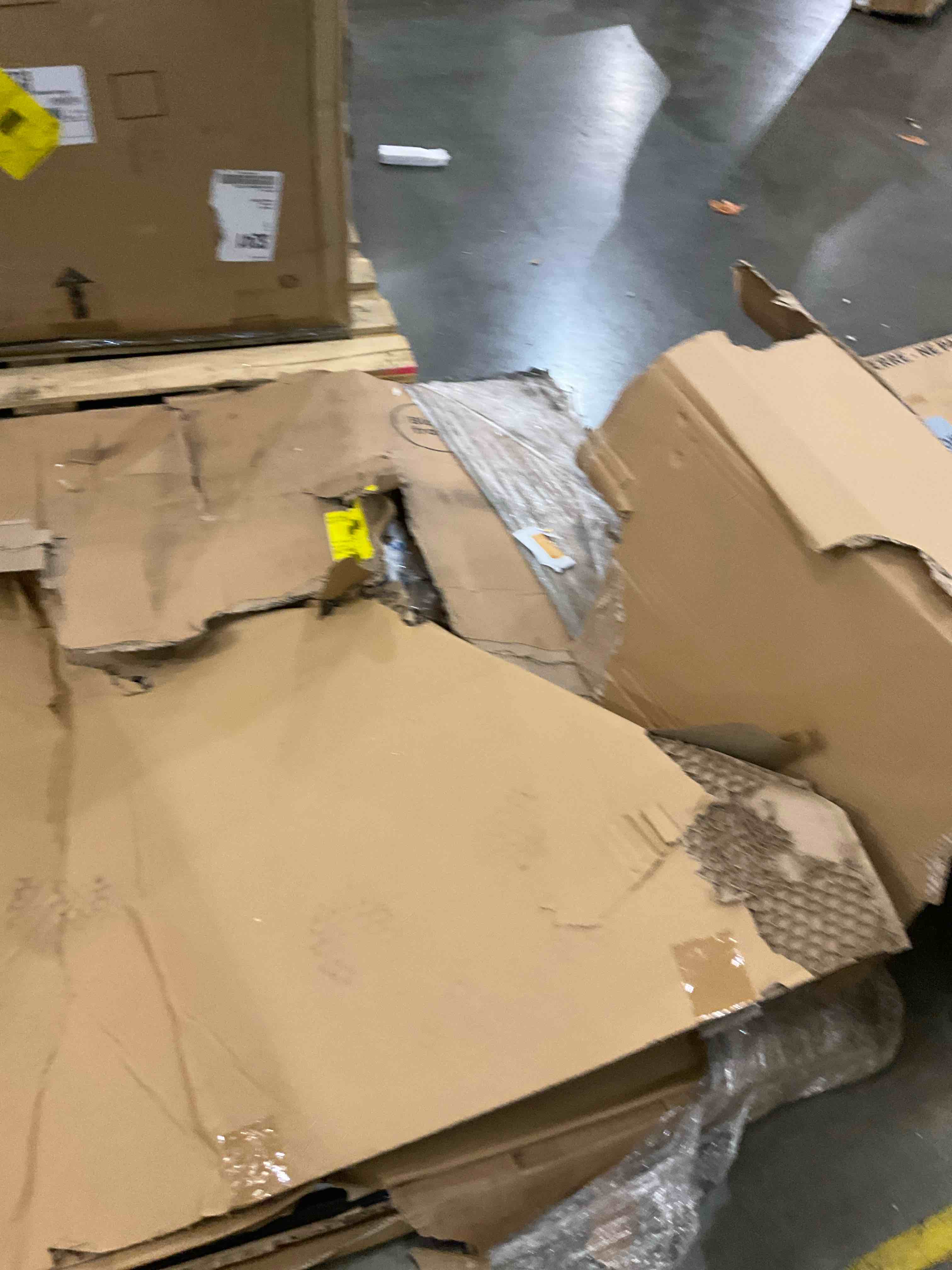 https://s3.amazonaws.com/lotting-images-prod/bidfta/PNK0280666_1730486367361.jpeg