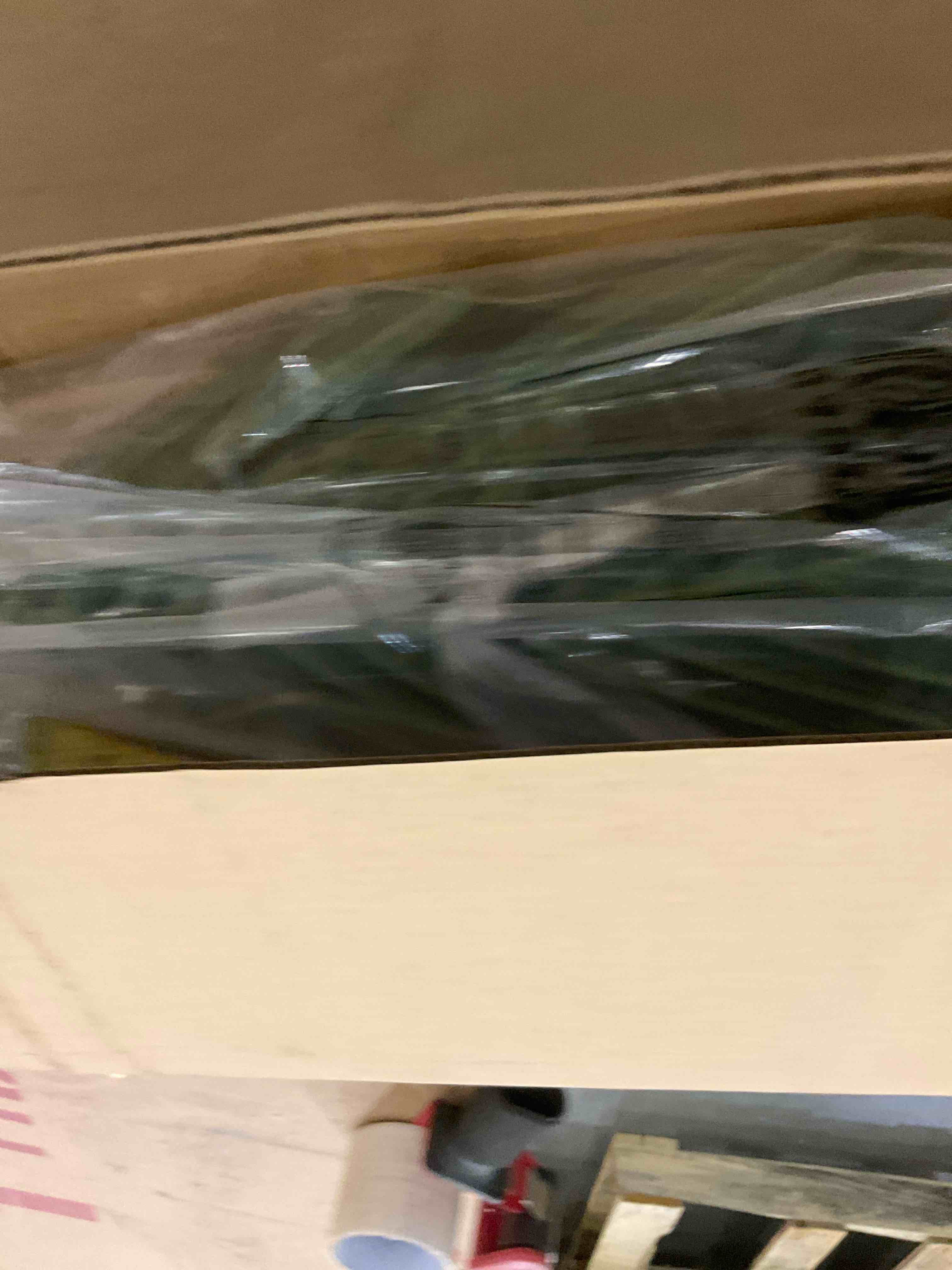 https://s3.amazonaws.com/lotting-images-prod/bidfta/PNK0280797_1730401931946.jpeg