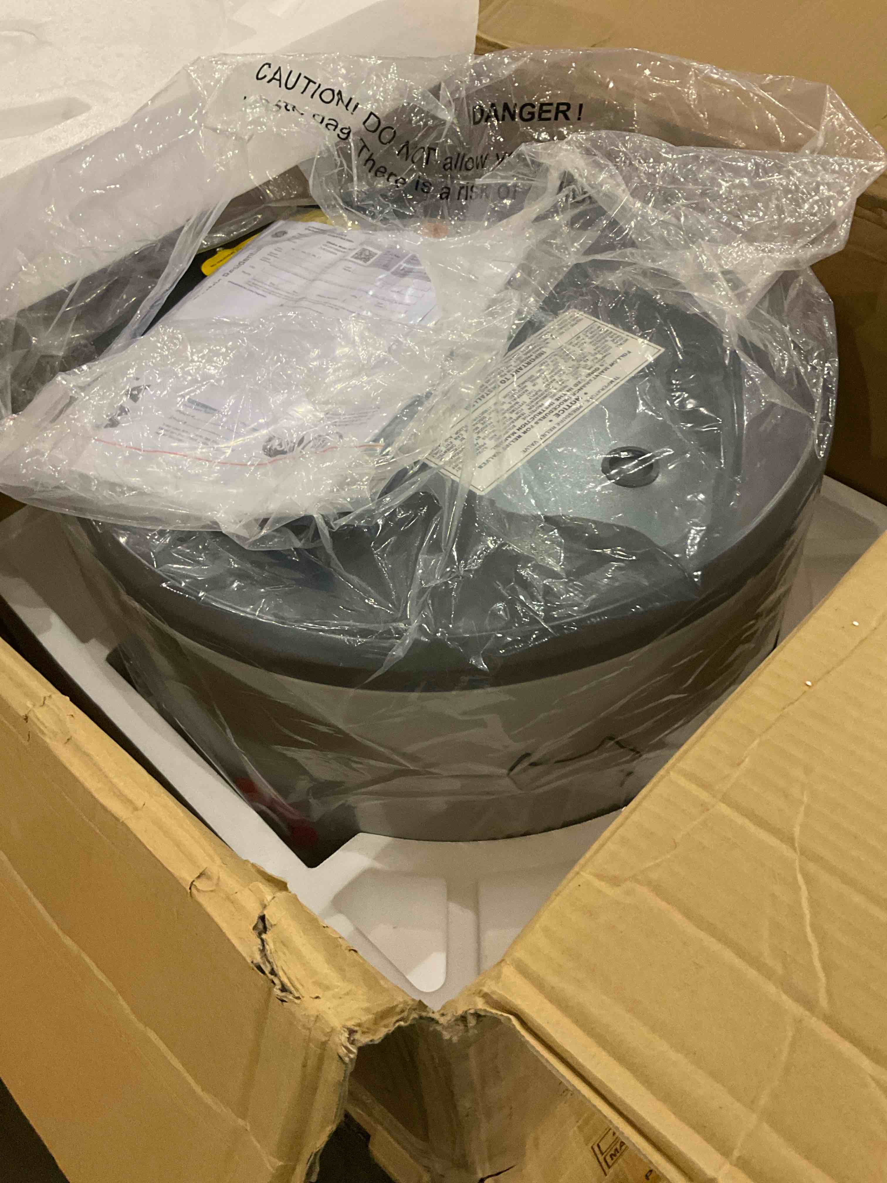https://s3.amazonaws.com/lotting-images-prod/bidfta/PNK0280892_1730375361329.jpeg