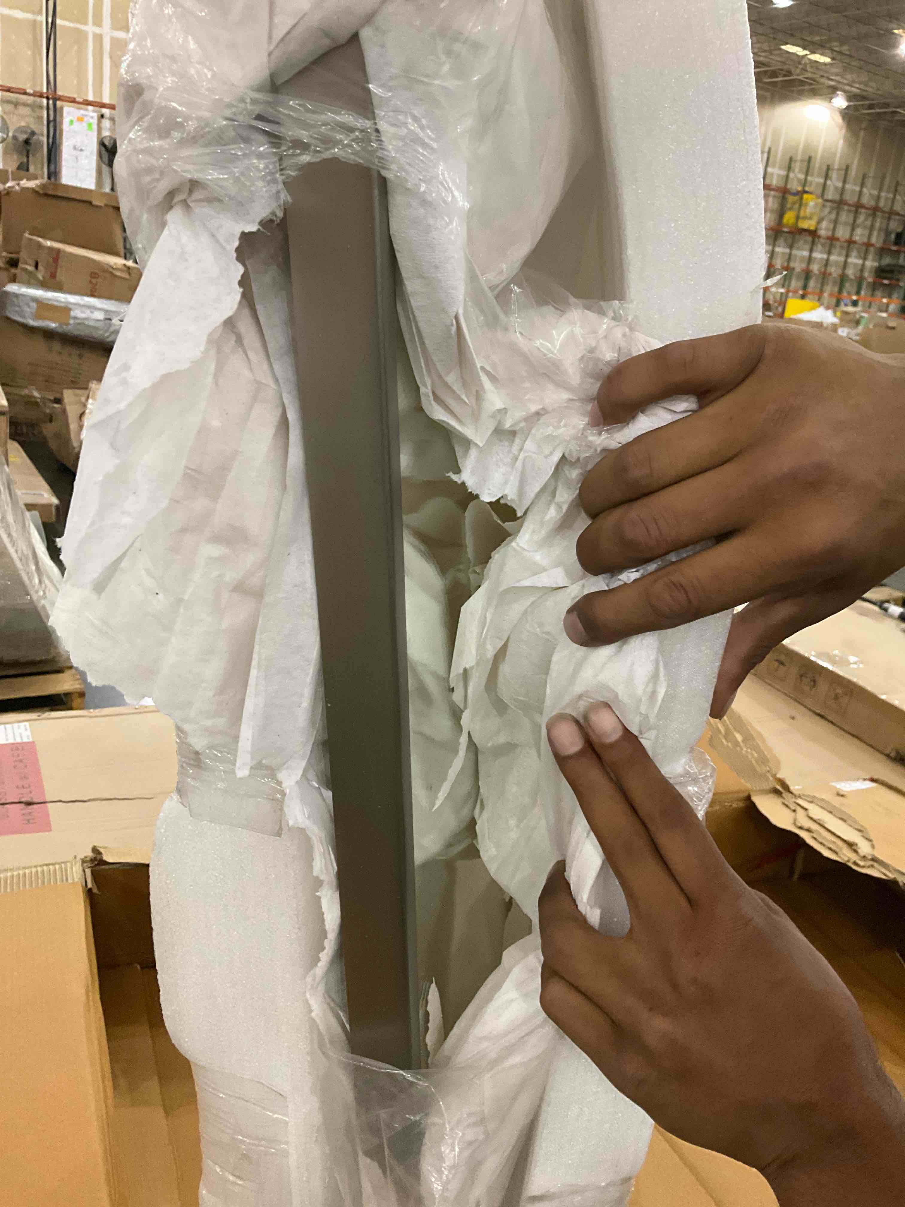 https://s3.amazonaws.com/lotting-images-prod/bidfta/PNK0281597_1729691627098.jpeg