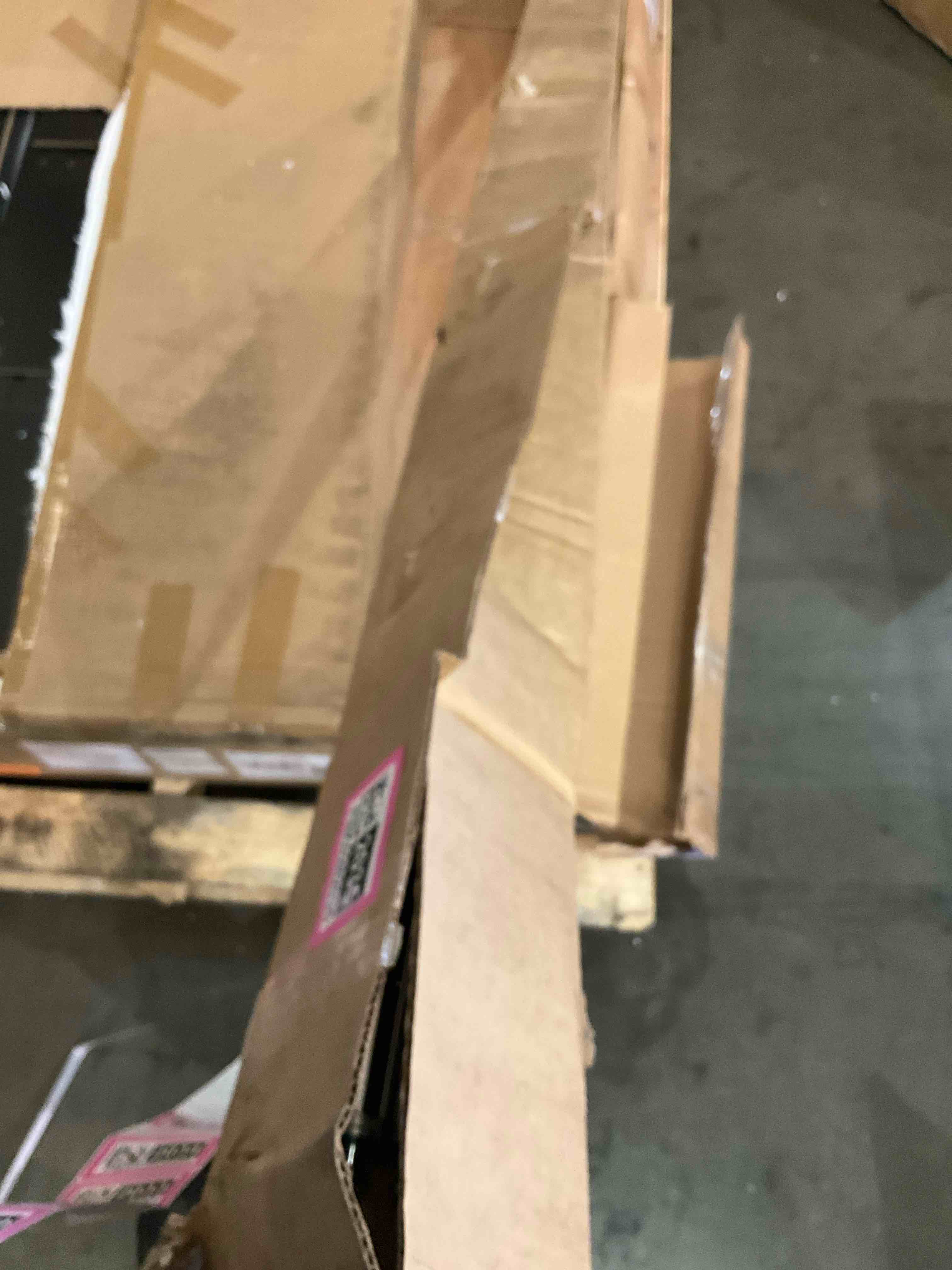 https://s3.amazonaws.com/lotting-images-prod/bidfta/PNK0282035_1738852820009.jpeg