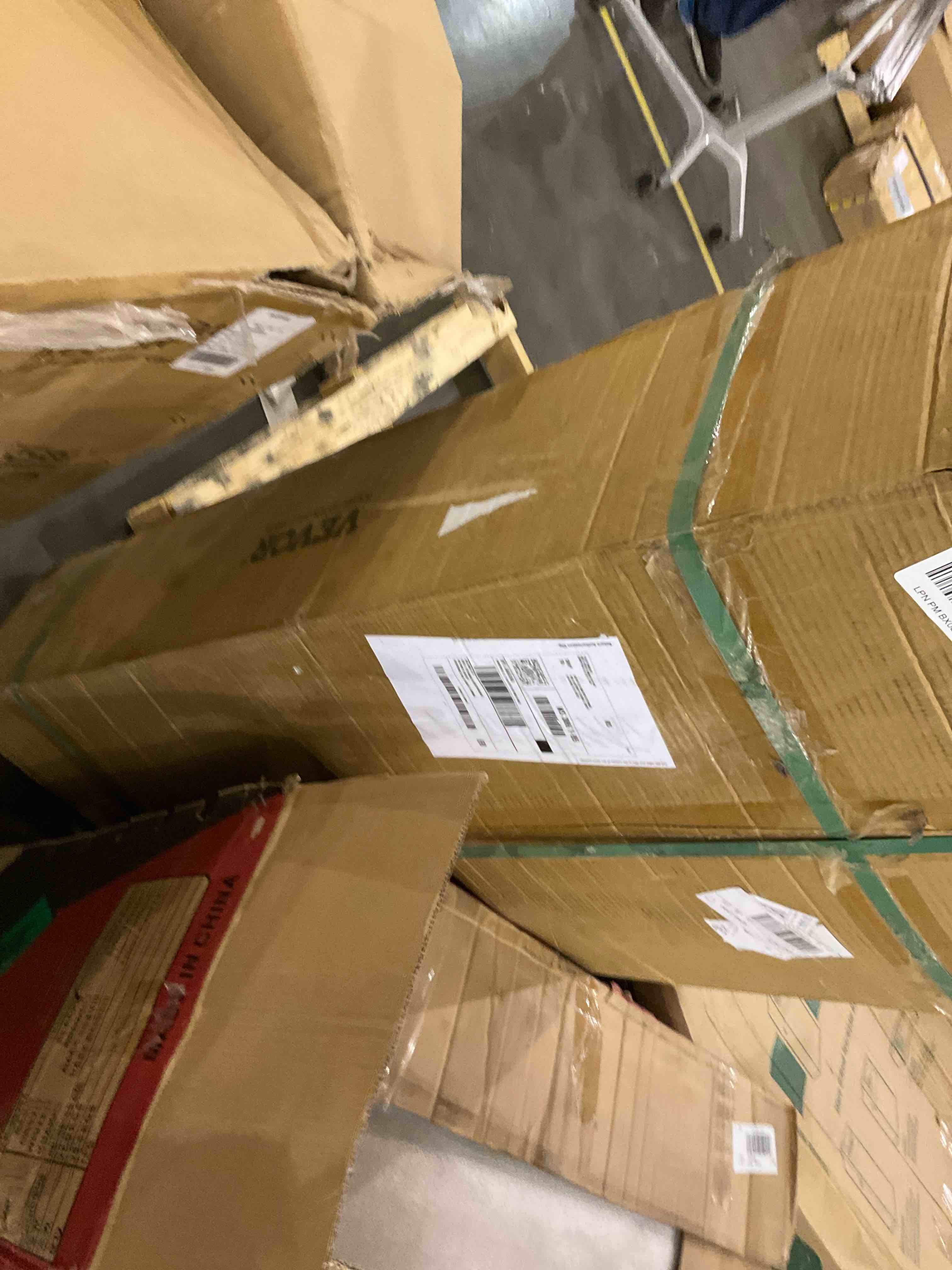 https://s3.amazonaws.com/lotting-images-prod/bidfta/PNK0282126_1738341497042.jpeg