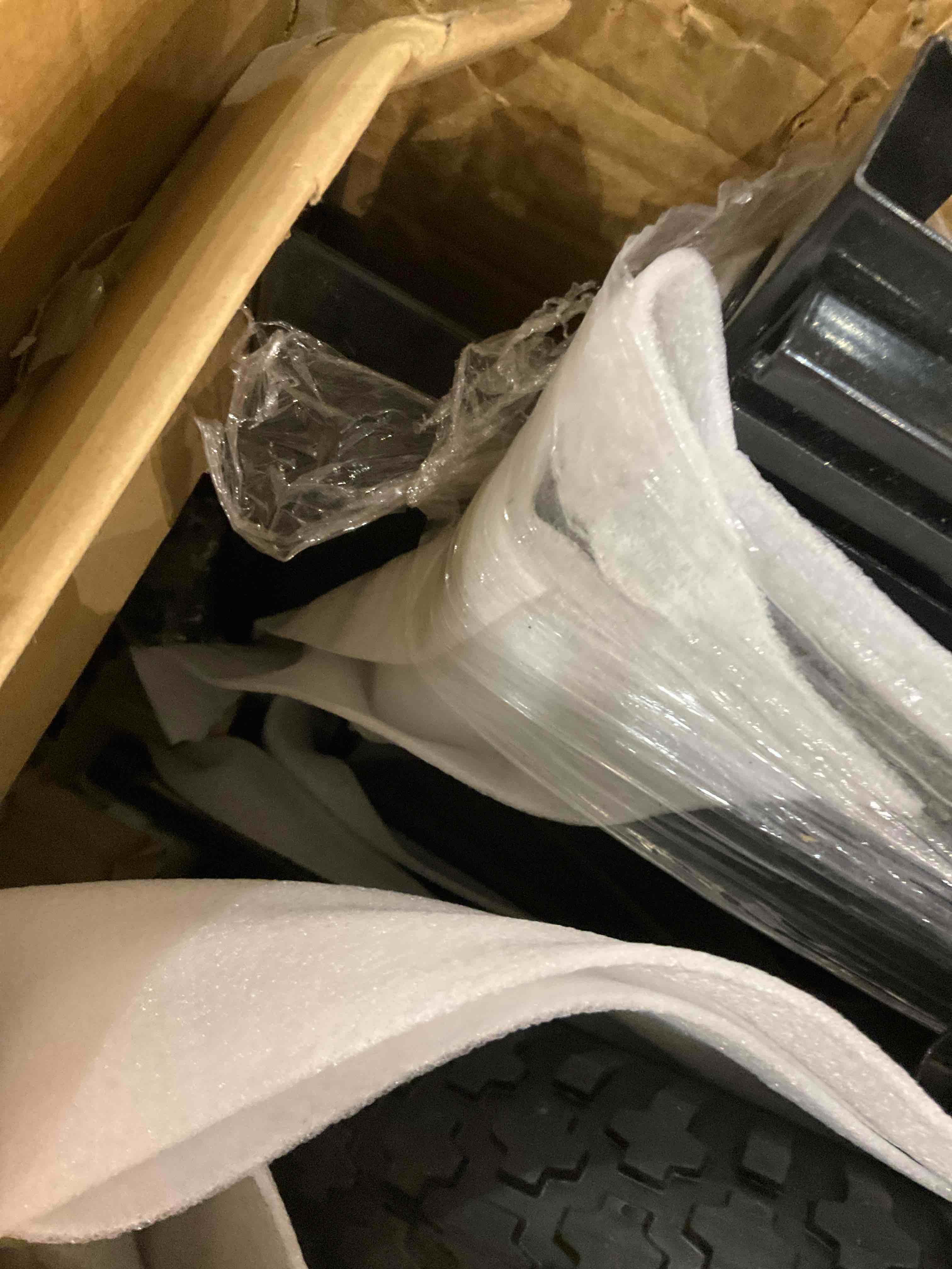 https://s3.amazonaws.com/lotting-images-prod/bidfta/PNK0282126_1738341505165.jpeg