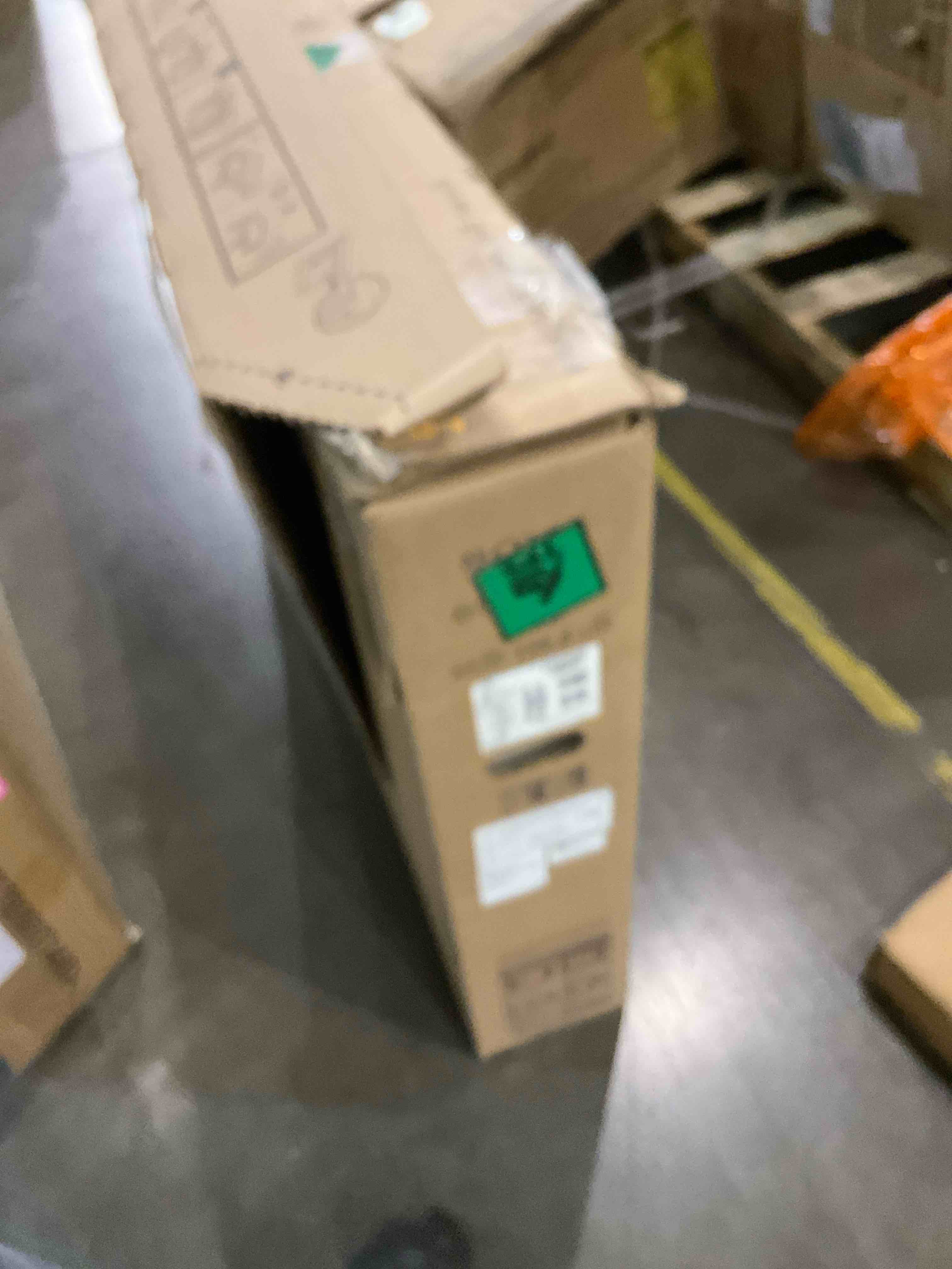 https://s3.amazonaws.com/lotting-images-prod/bidfta/PNK0282241_1738328793599.jpeg