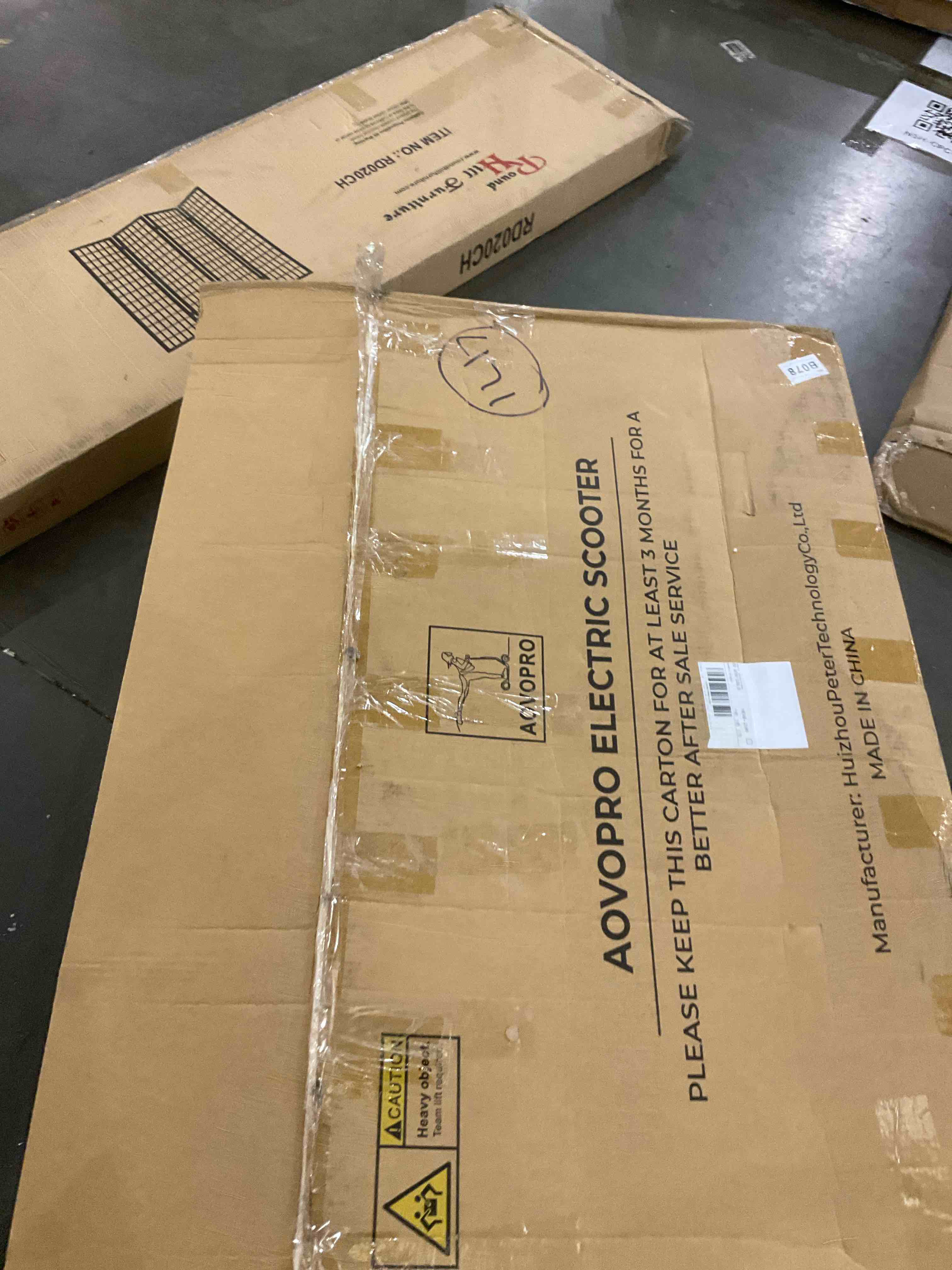 https://s3.amazonaws.com/lotting-images-prod/bidfta/PNK0282474_1738255084046.jpeg