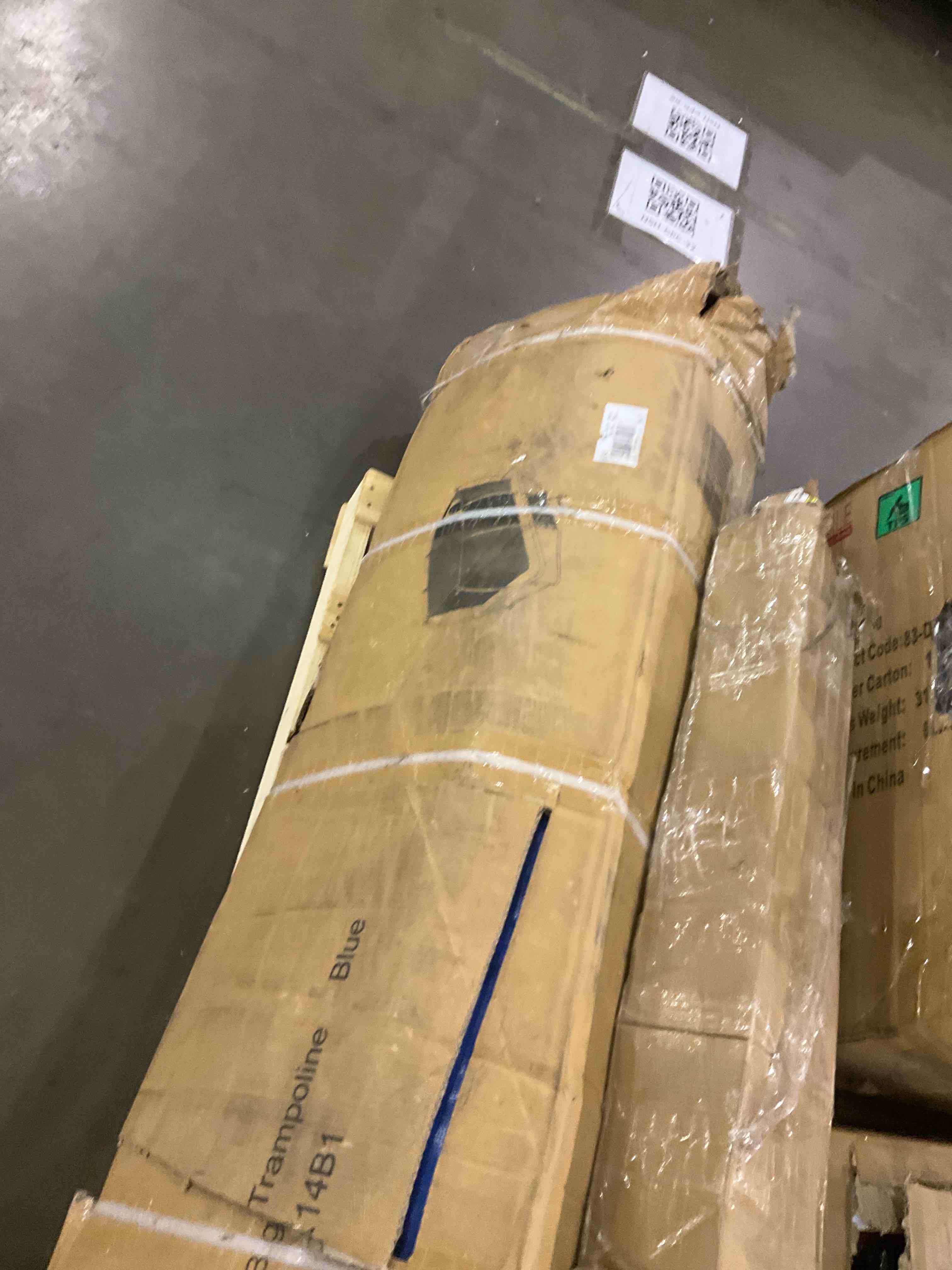https://s3.amazonaws.com/lotting-images-prod/bidfta/PNK0282514_1738251664238.jpeg