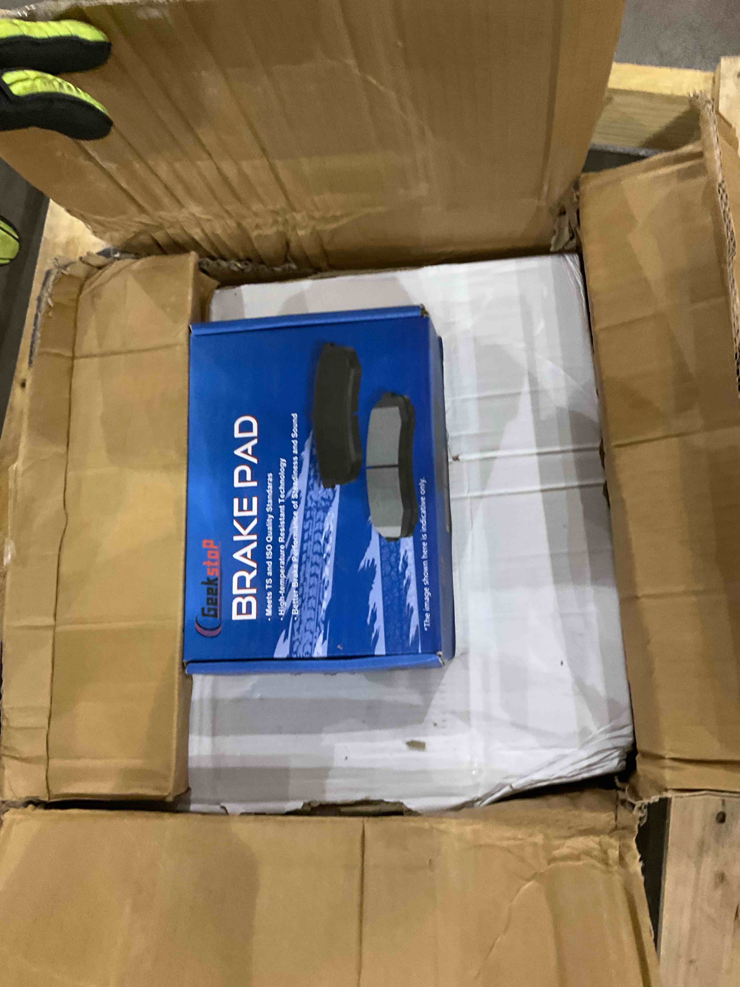 https://s3.amazonaws.com/lotting-images-prod/bidfta/PNK0282582_1738244685779.jpeg