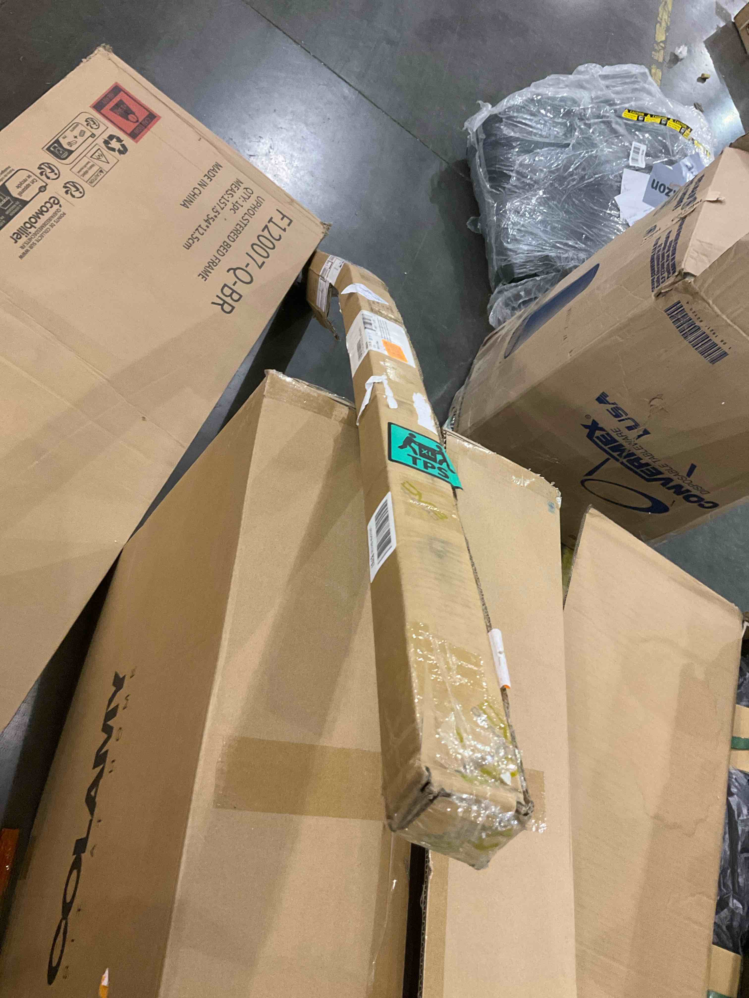 https://s3.amazonaws.com/lotting-images-prod/bidfta/PNK0282583_1738244622850.jpeg