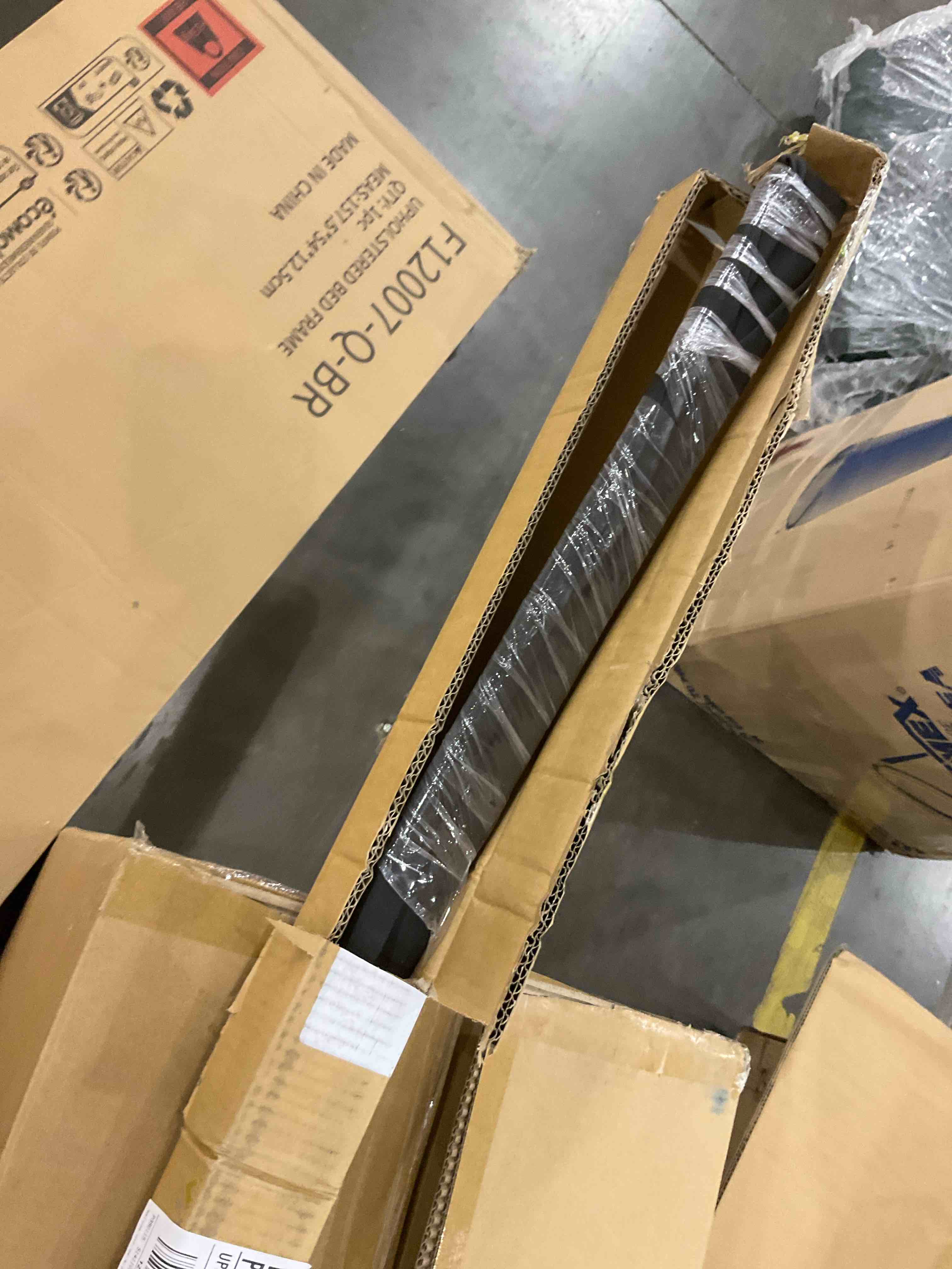 https://s3.amazonaws.com/lotting-images-prod/bidfta/PNK0282583_1738244631434.jpeg